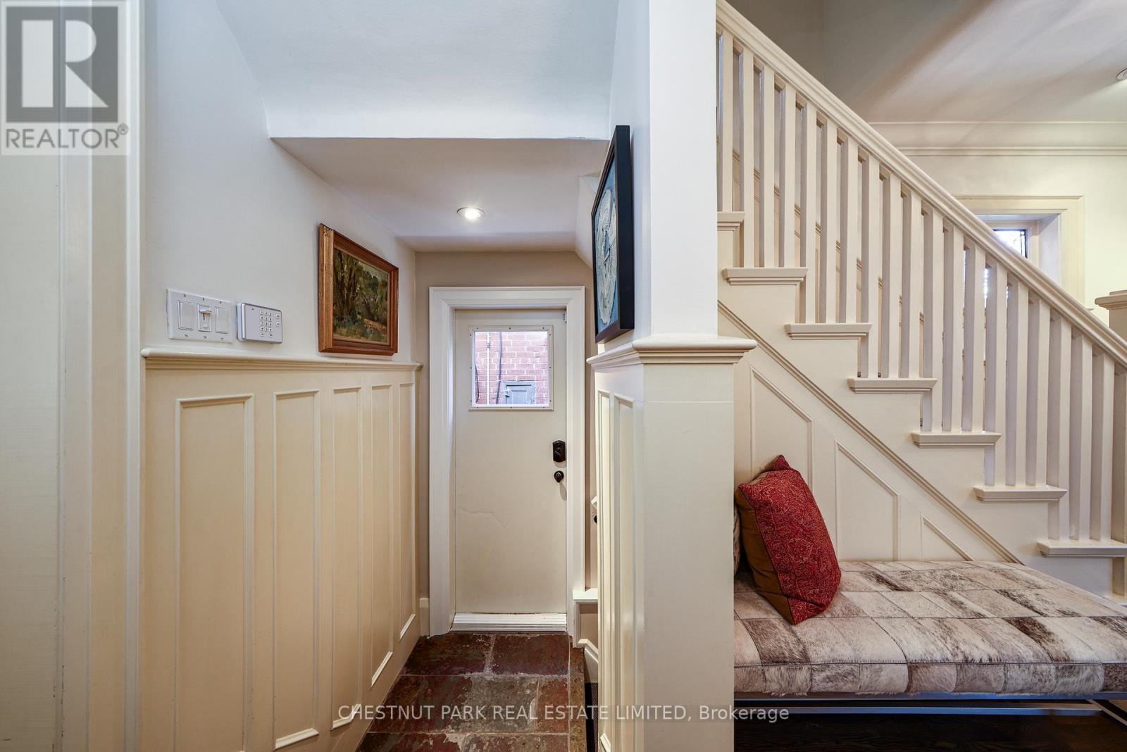 111 GLENVIEW AVENUE - 39