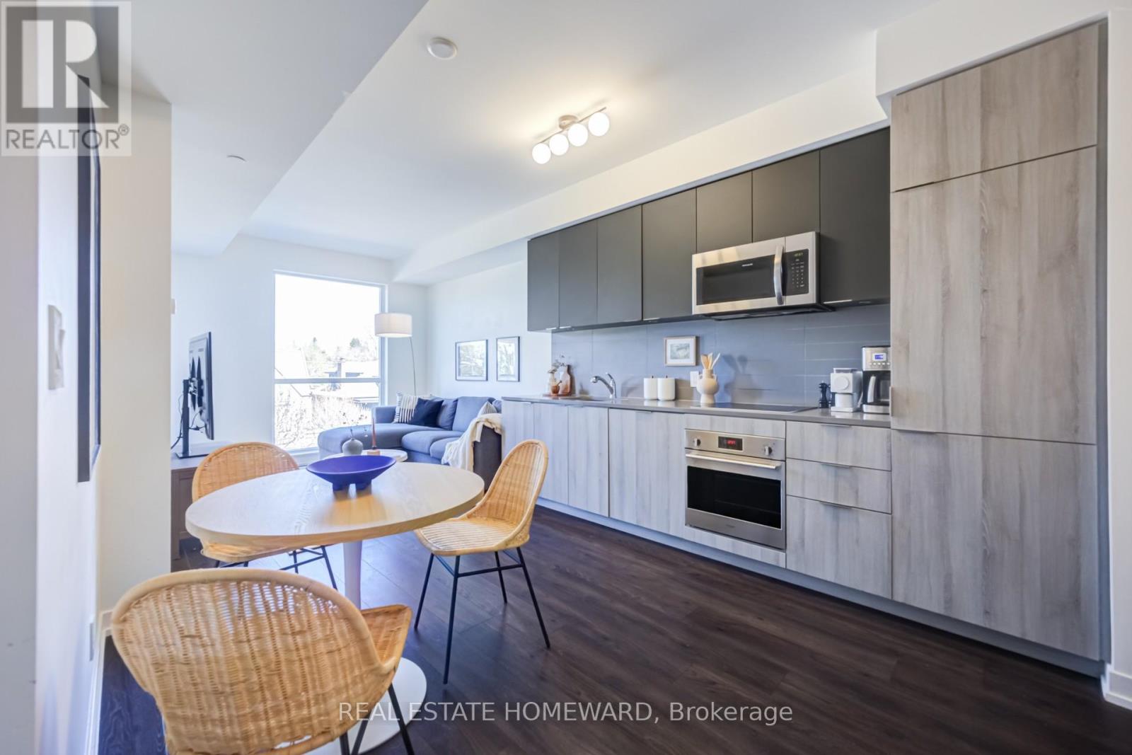 #309 223 ST CLAIR AVENUE W - 10