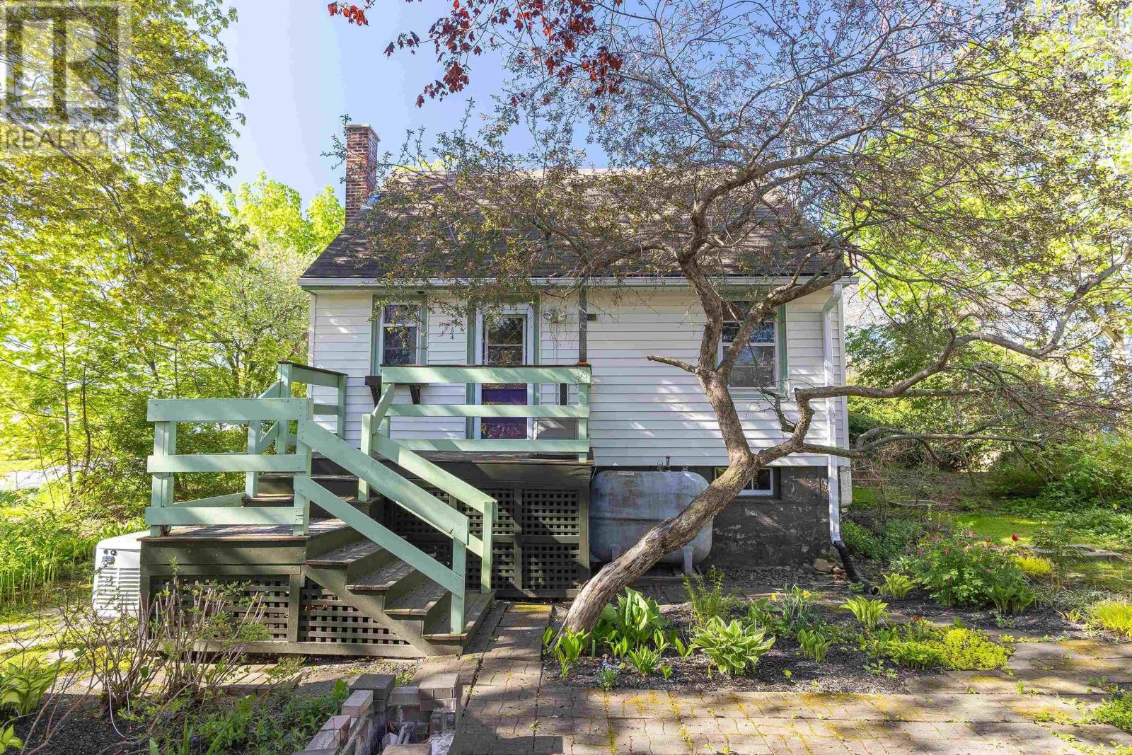 11 Maple Grove Avenue - 26