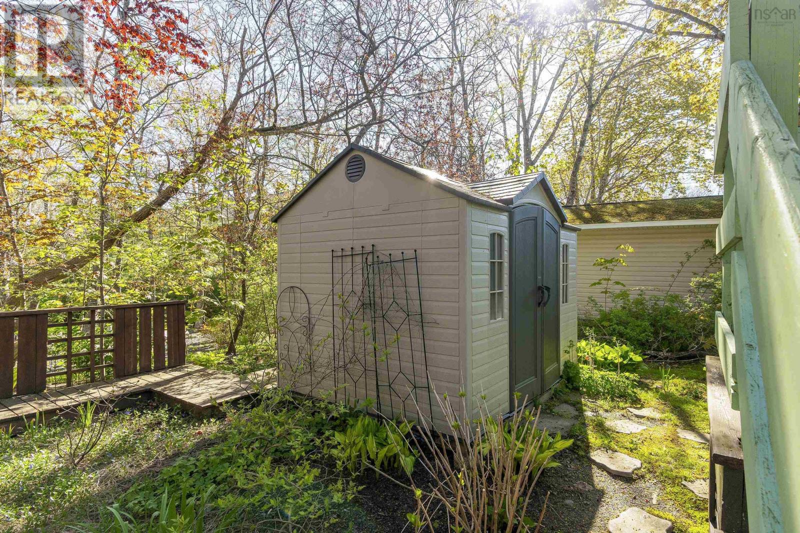 11 Maple Grove Avenue - 31