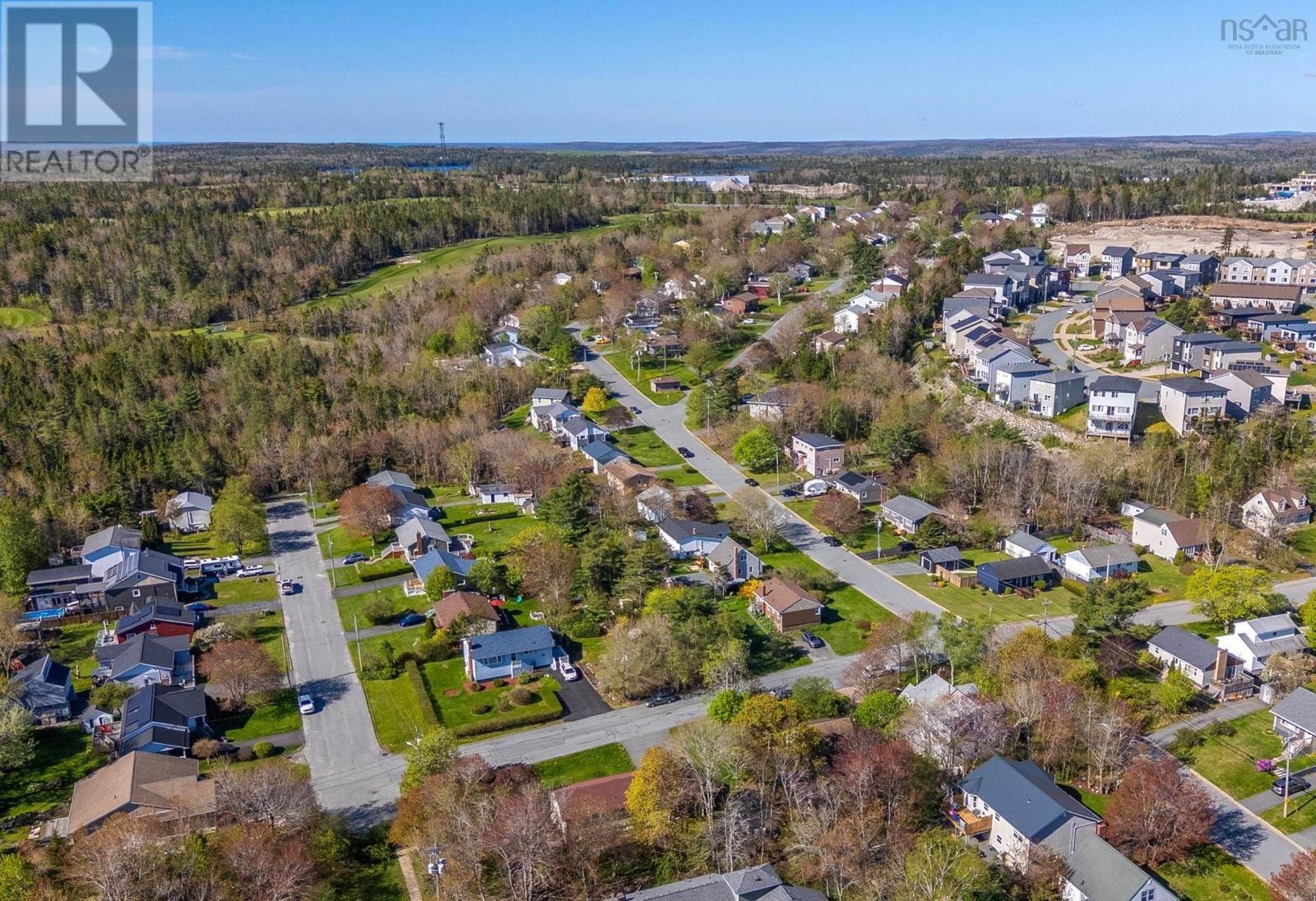 11 Maple Grove Avenue - 35