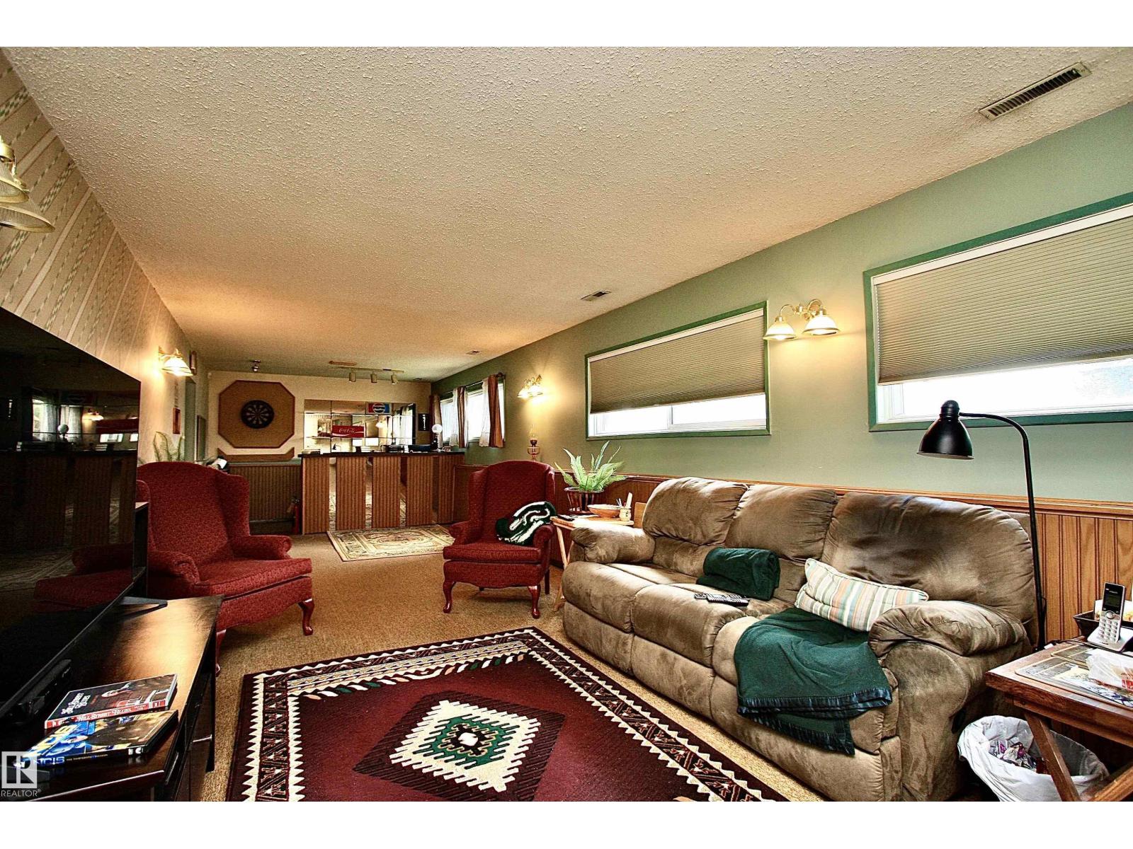 13315 136 ST NW - 31