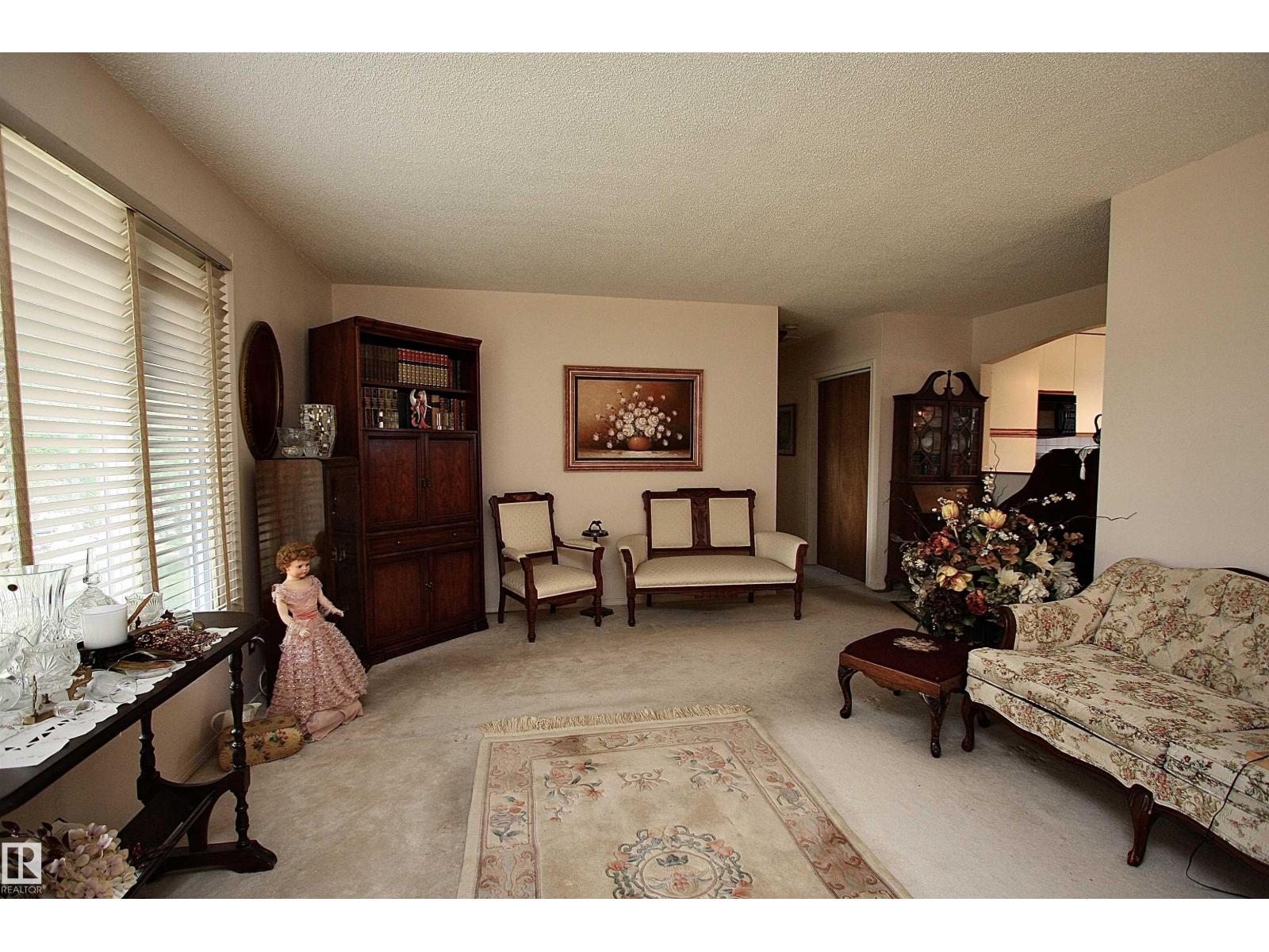 13315 136 ST NW - 19