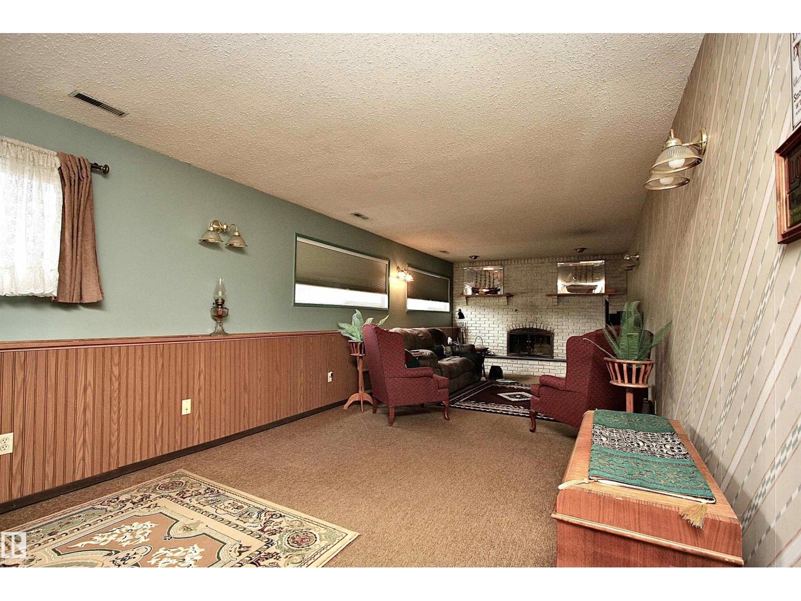 13315 136 ST NW - 32