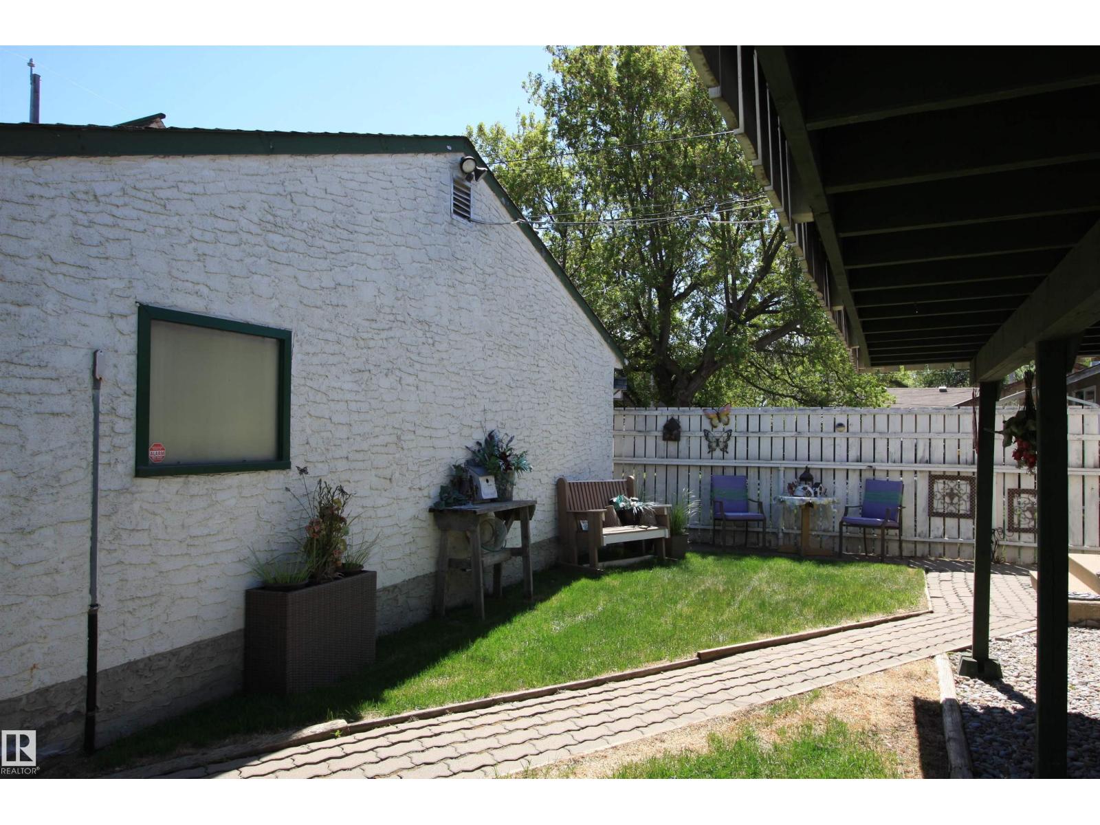 13315 136 ST NW - 43