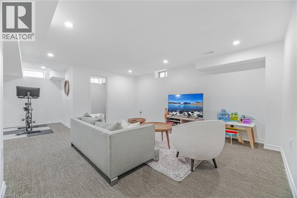 38 LADD Avenue - 42