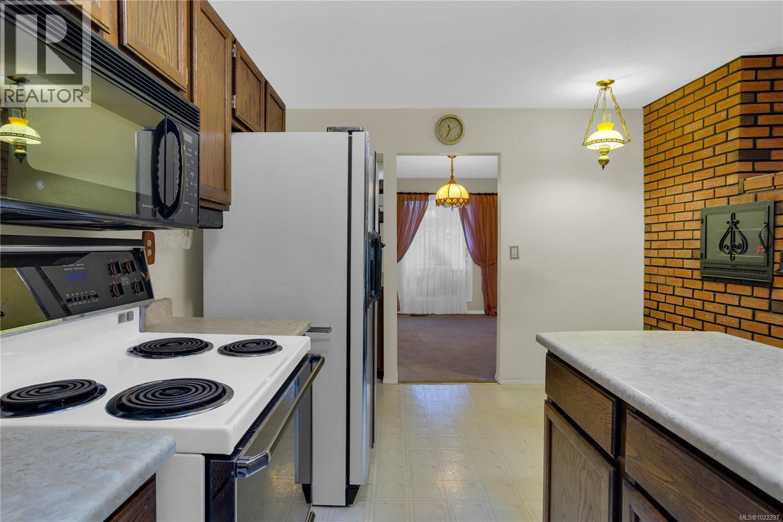 6513 Phantom Rd - 7