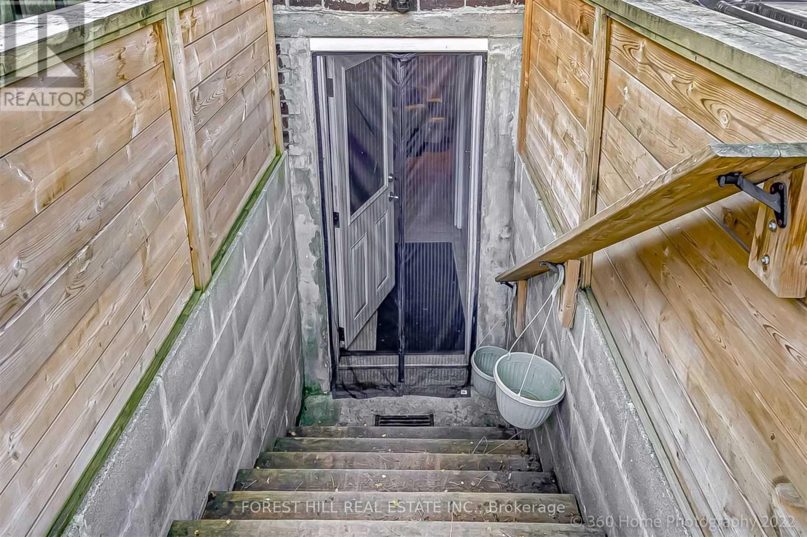 373 WOODBINE AVENUE - 34