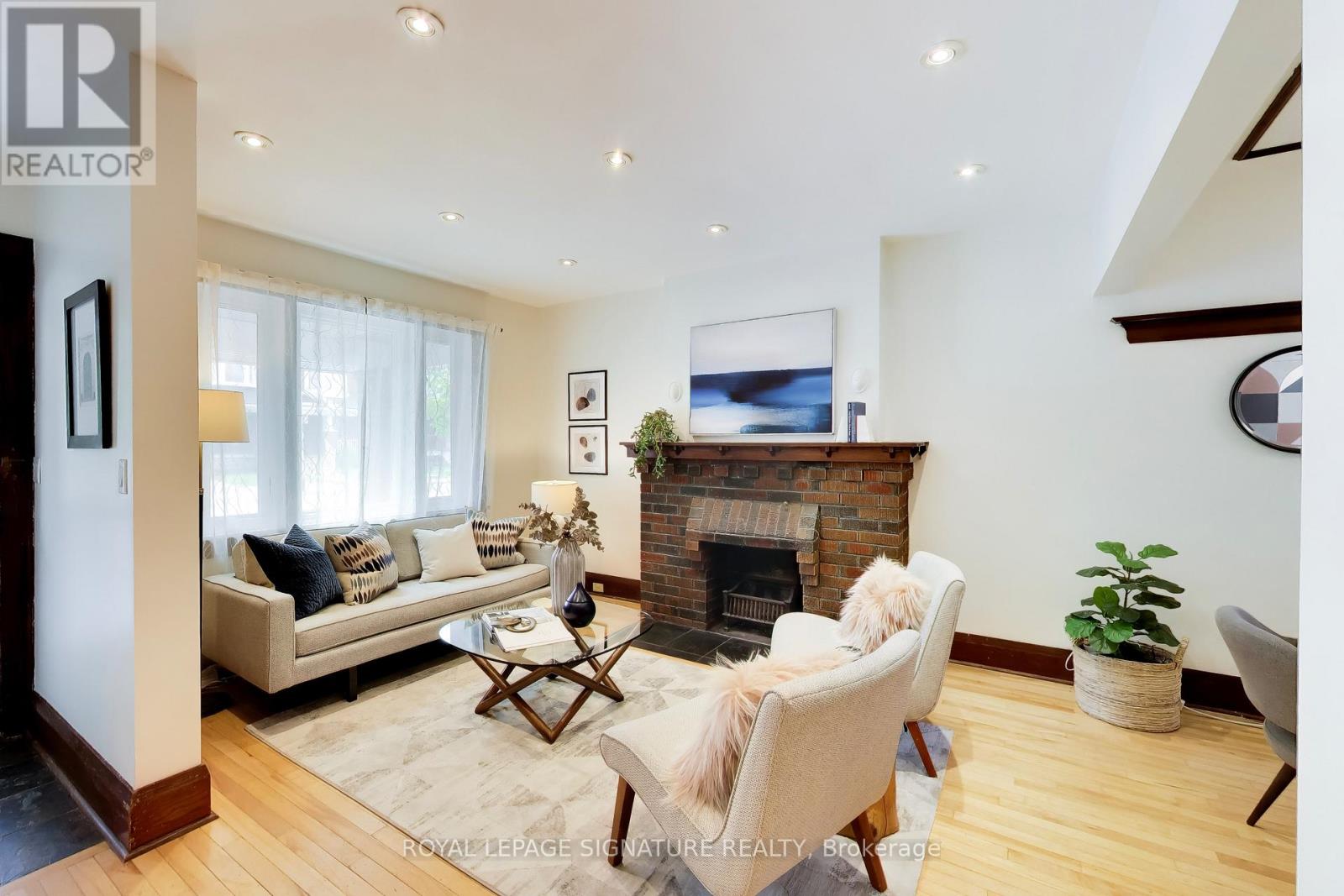 2102 GERRARD STREET E - 4