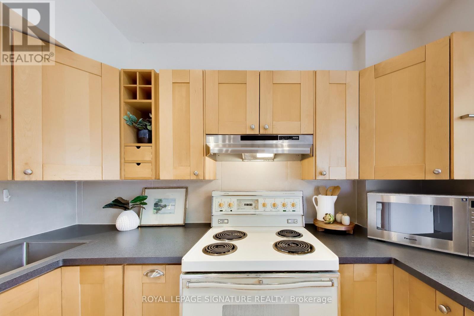 2102 GERRARD STREET E - 8