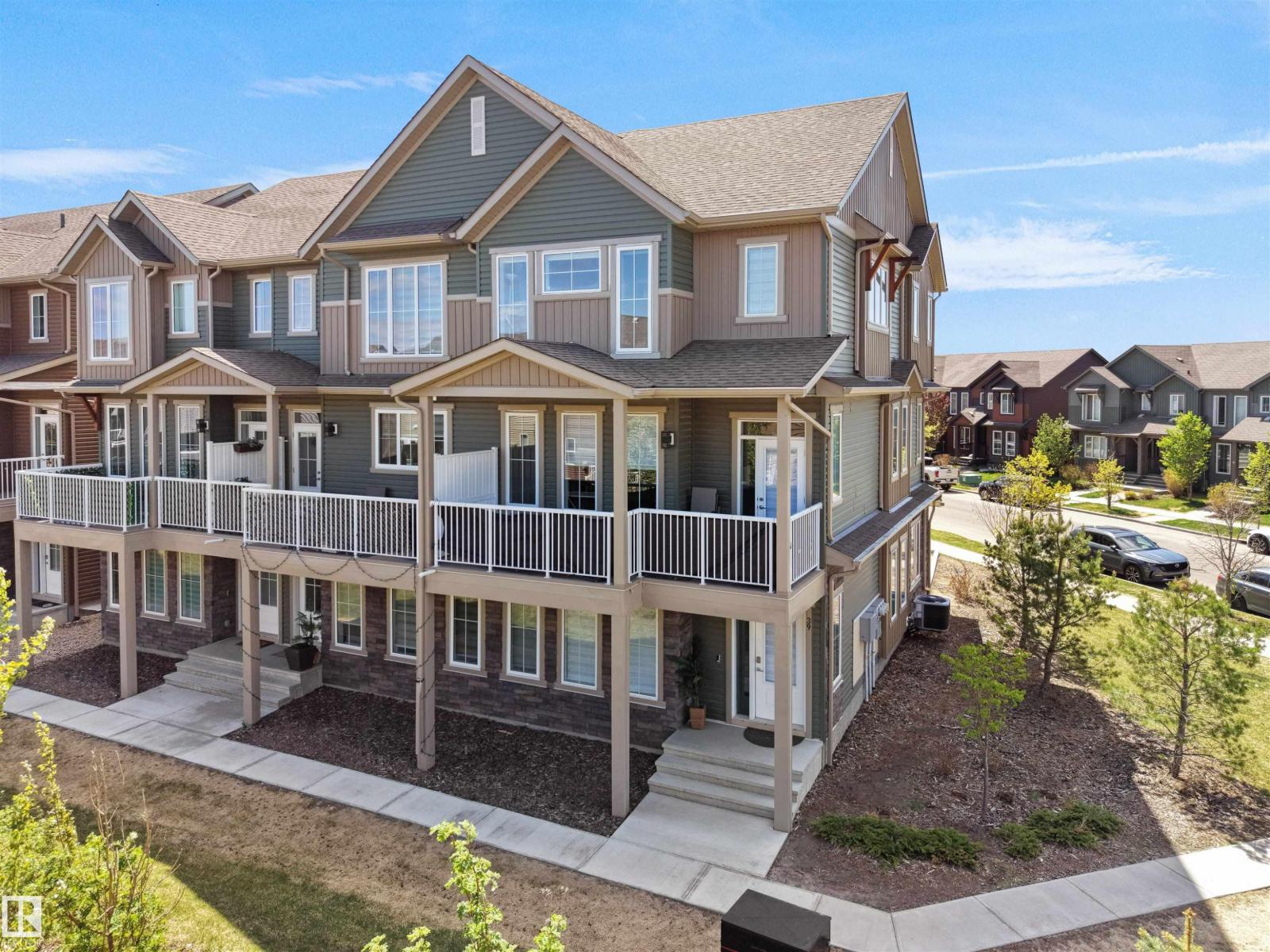 #39 1051 GRAYDON HILL BV SW - 1