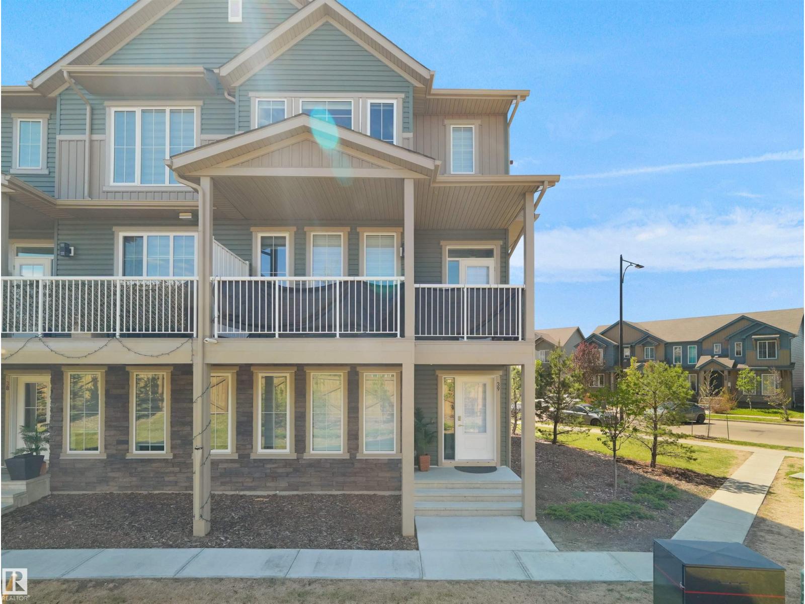 #39 1051 GRAYDON HILL BV SW - Image 3