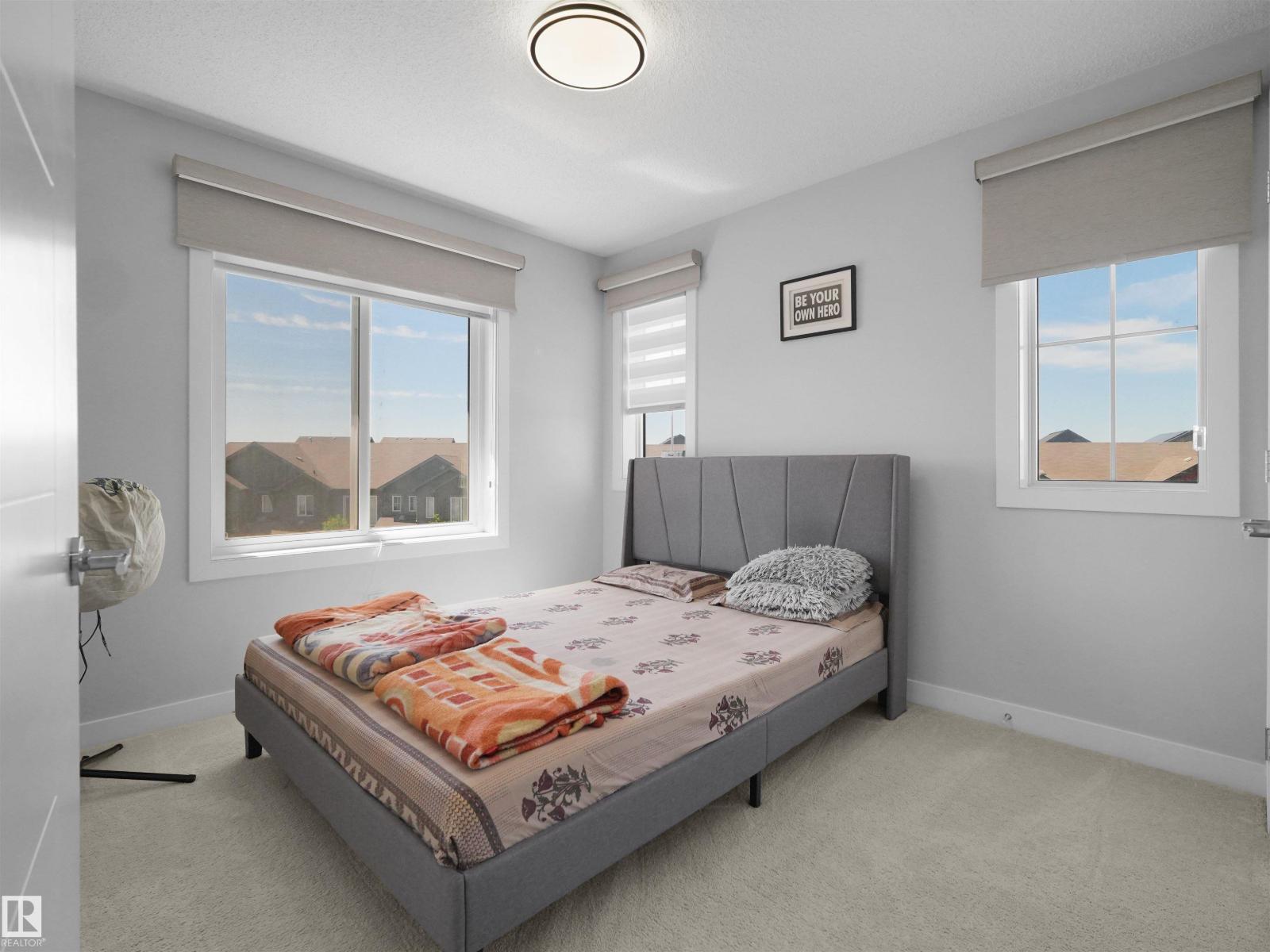 #39 1051 GRAYDON HILL BV SW - 35