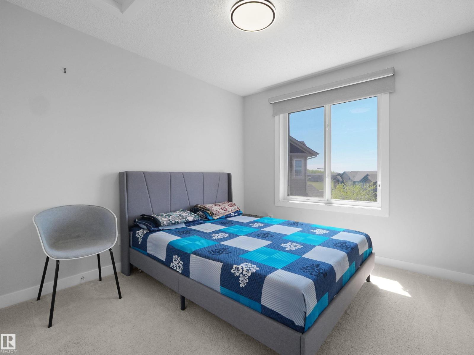 #39 1051 GRAYDON HILL BV SW - 37