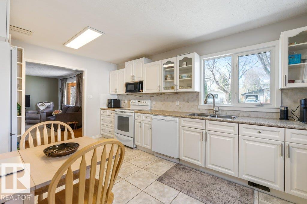 23 MAPLE DR - 15