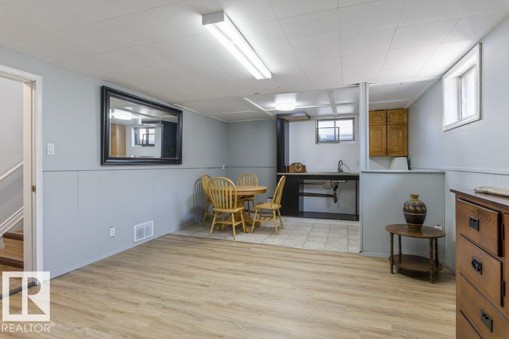 23 MAPLE DR - 25