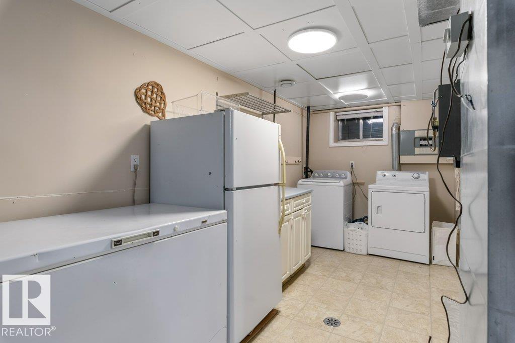 23 MAPLE DR - 32