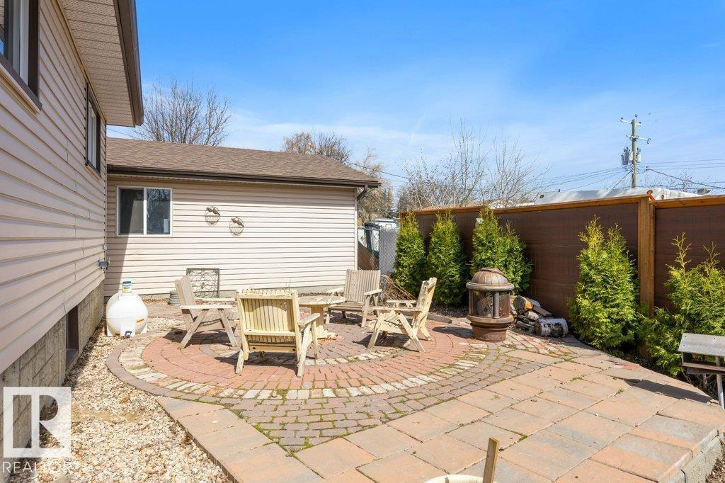 23 MAPLE DR - 43