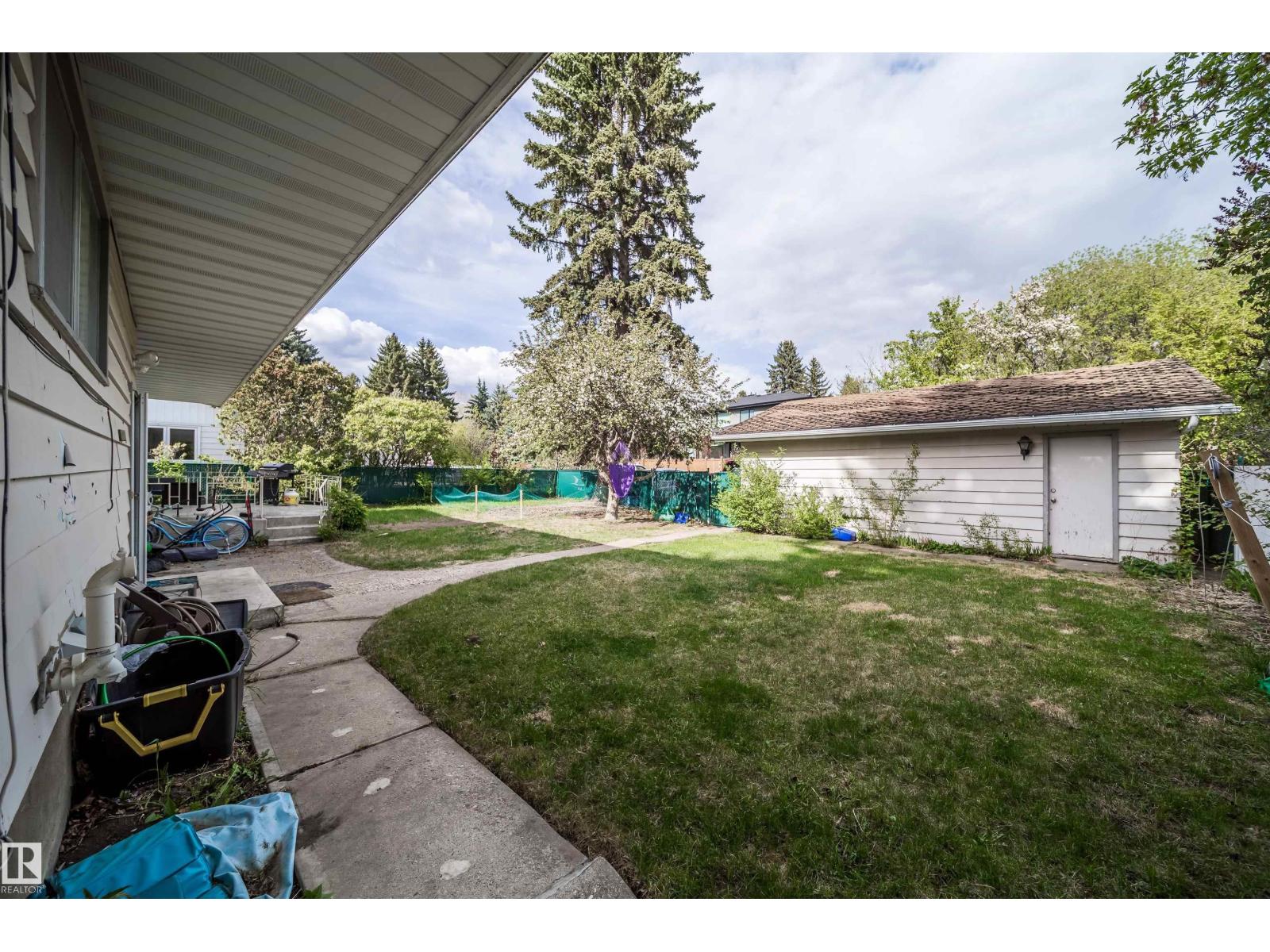 6403 132 ST NW - 11