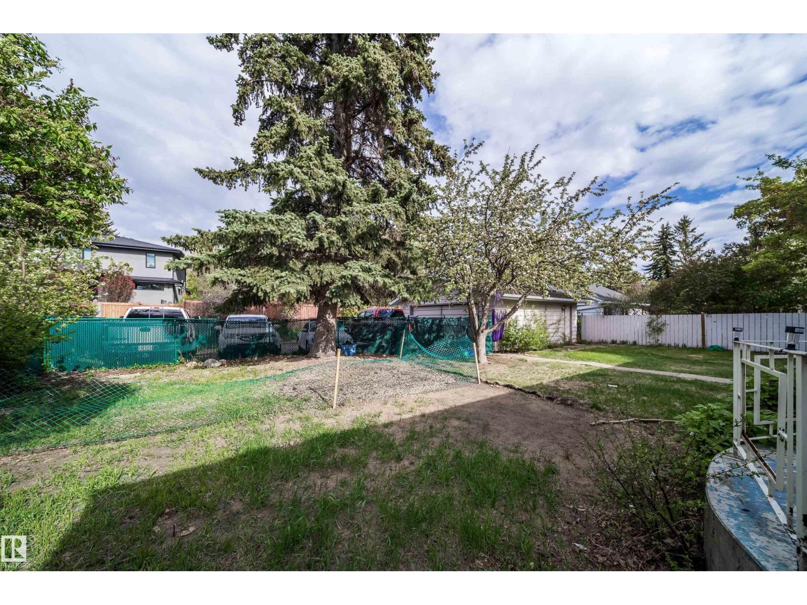 6403 132 ST NW - 15