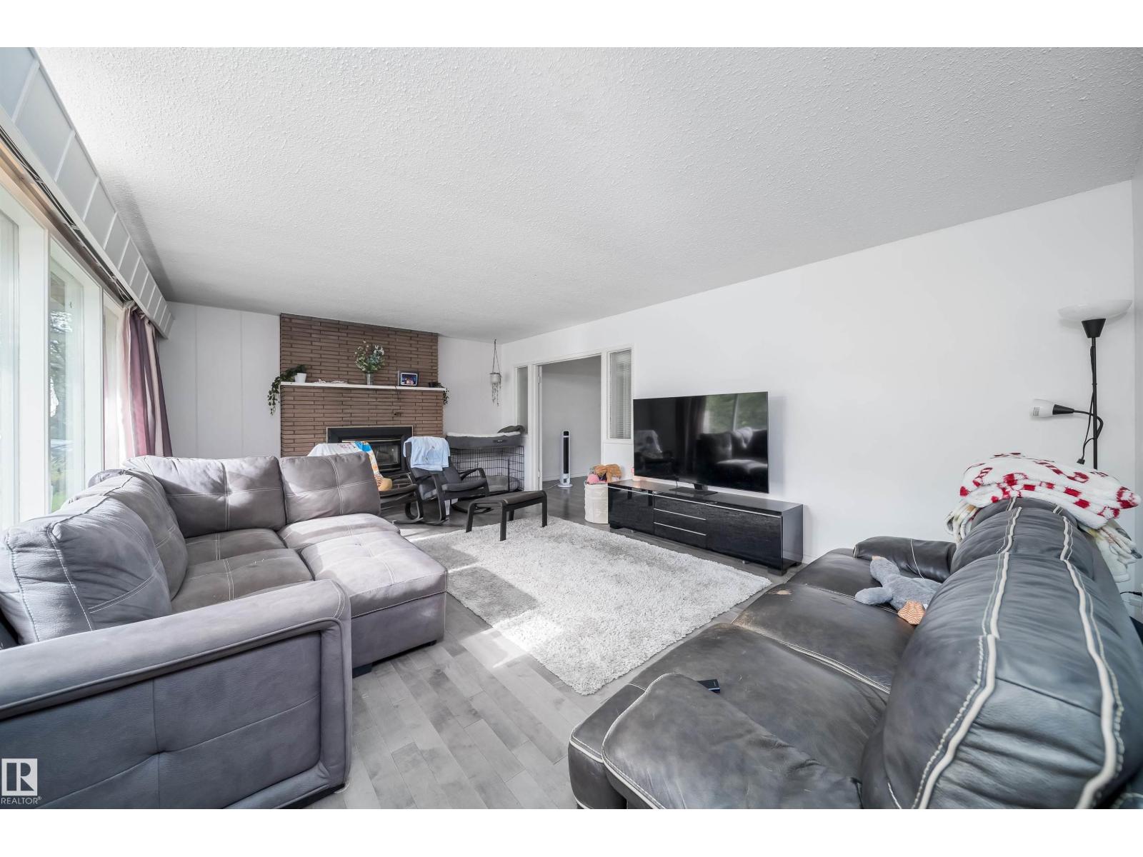 6403 132 ST NW - 21