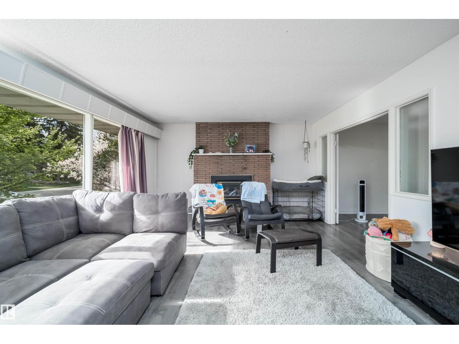 6403 132 ST NW - 22