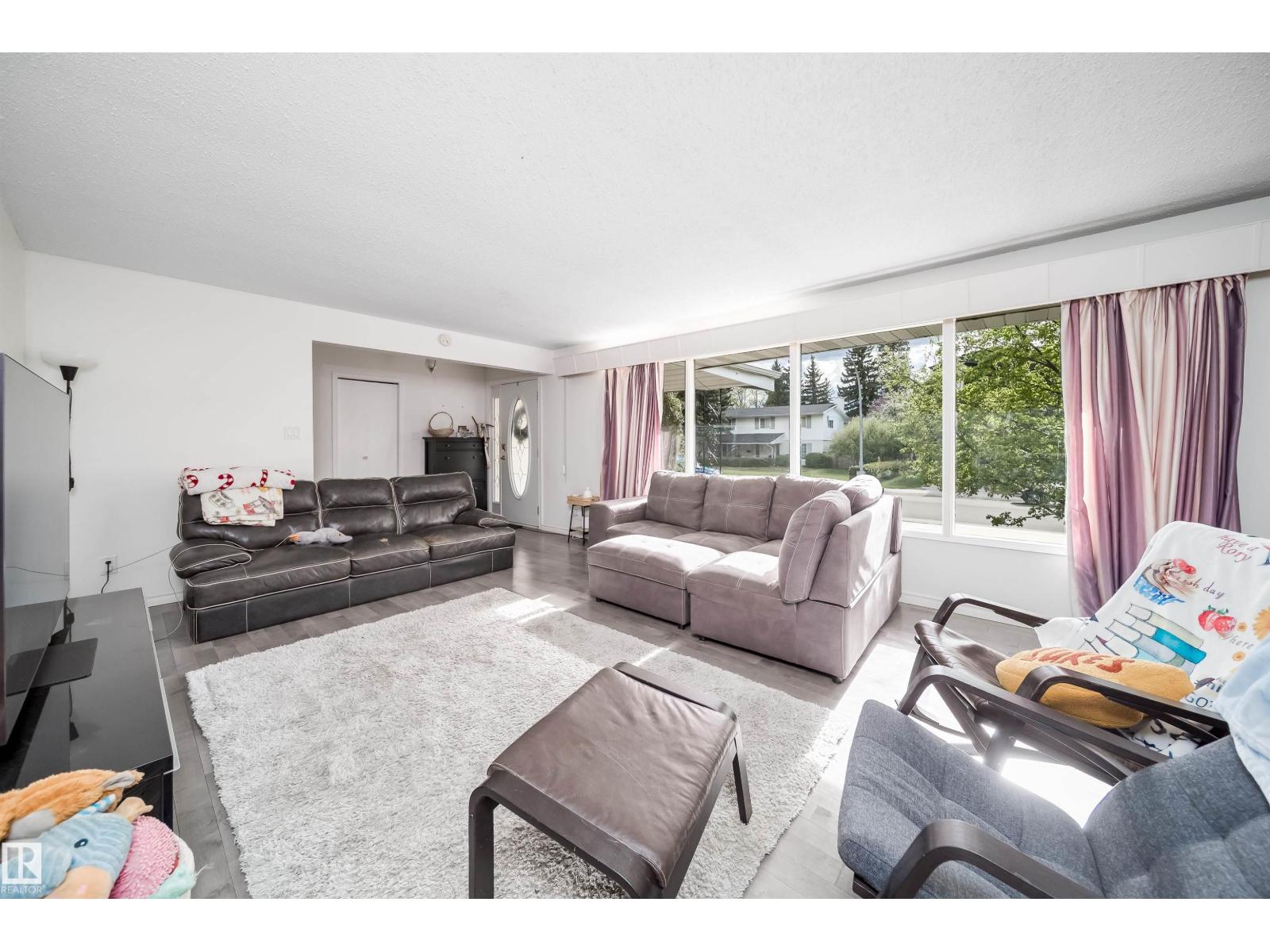 6403 132 ST NW - 24
