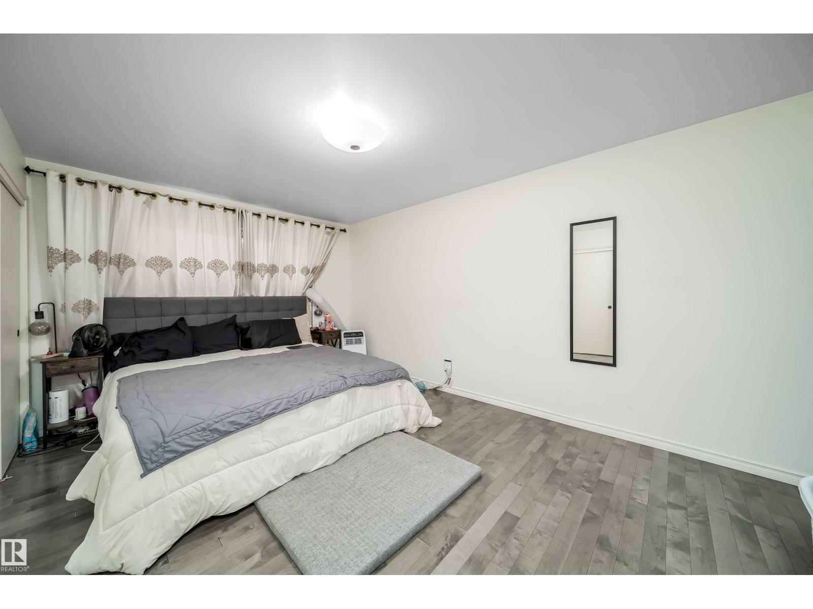 6403 132 ST NW - 31