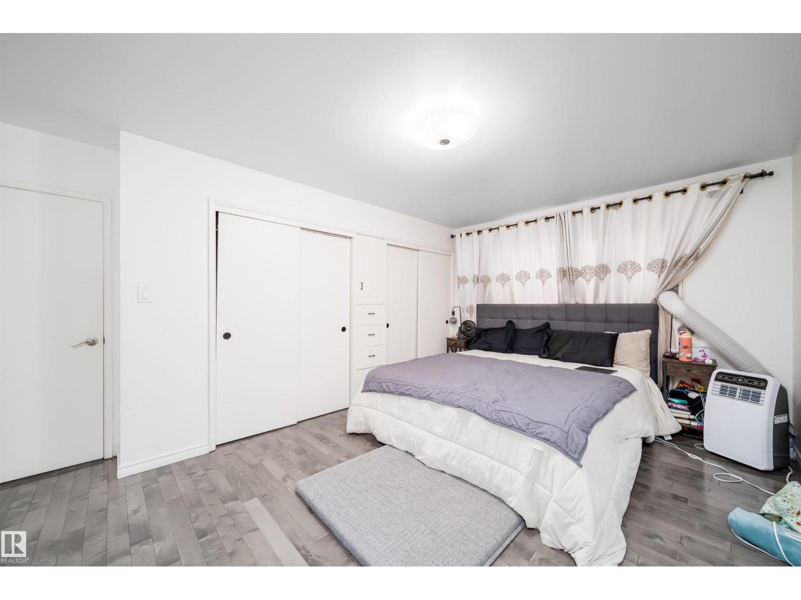 6403 132 ST NW - 32