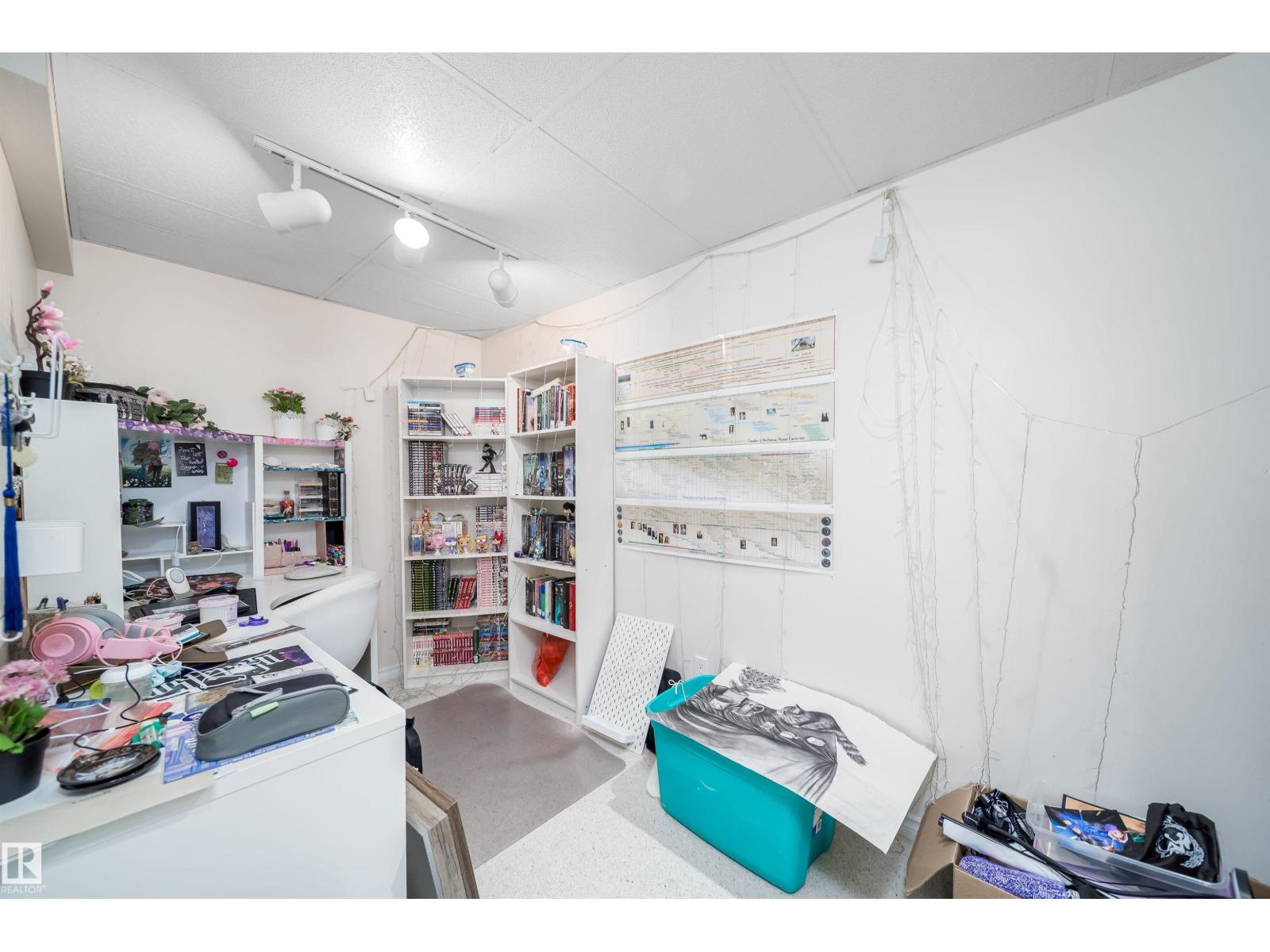 6403 132 ST NW - 45