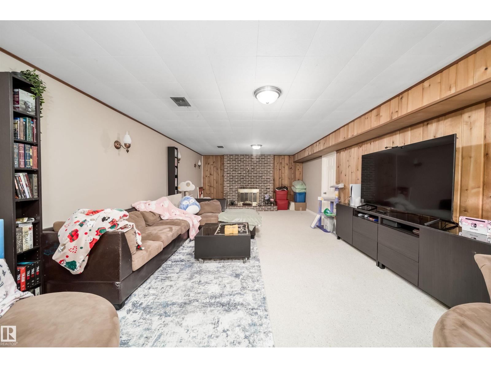 6403 132 ST NW - 46