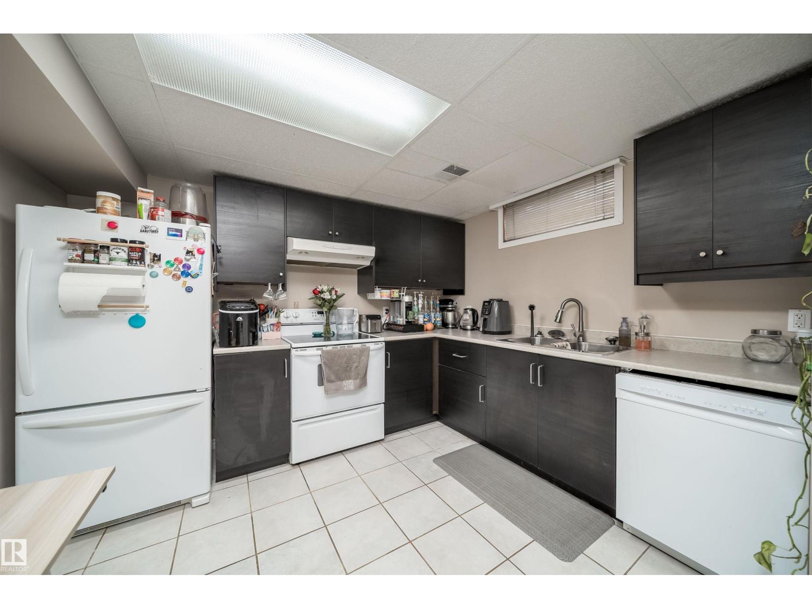 6403 132 ST NW - 52