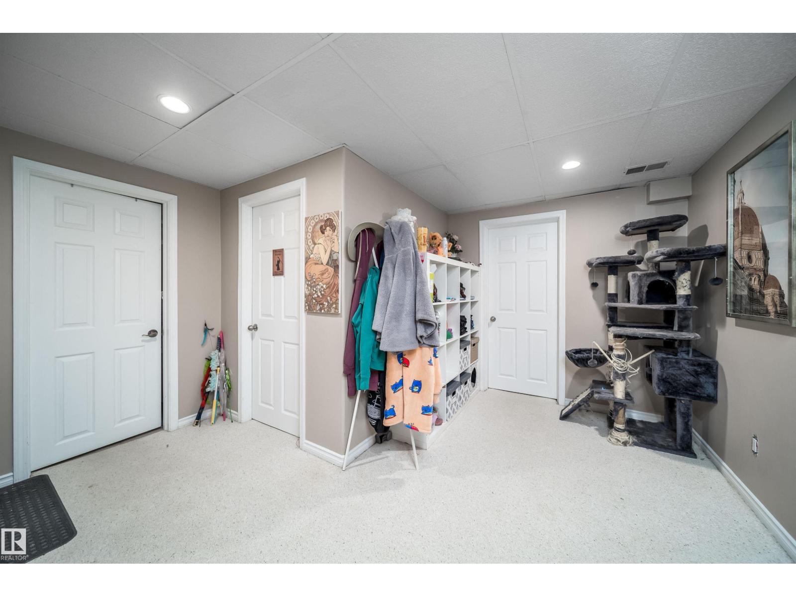 6403 132 ST NW - 53