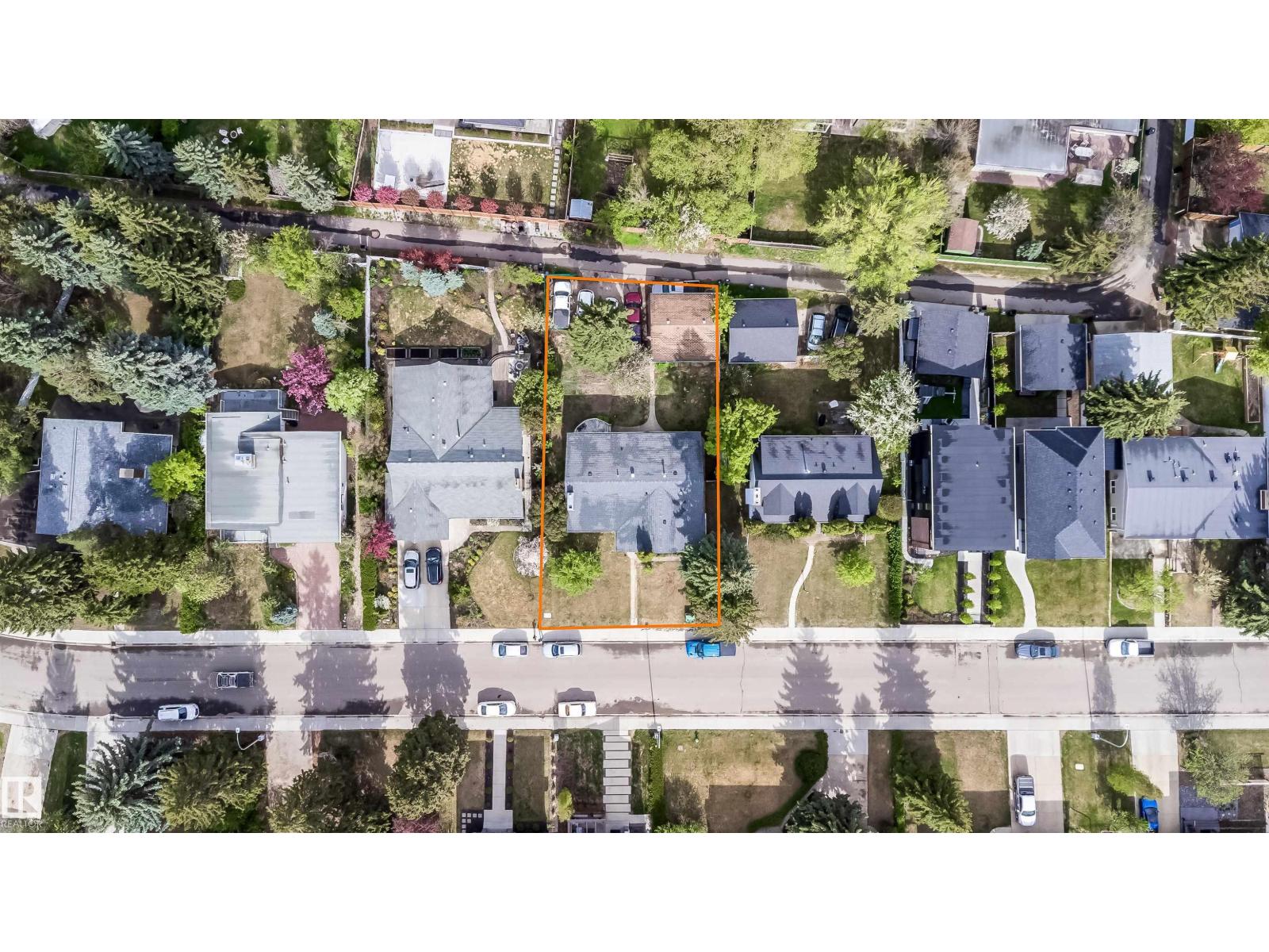 6403 132 ST NW - 7