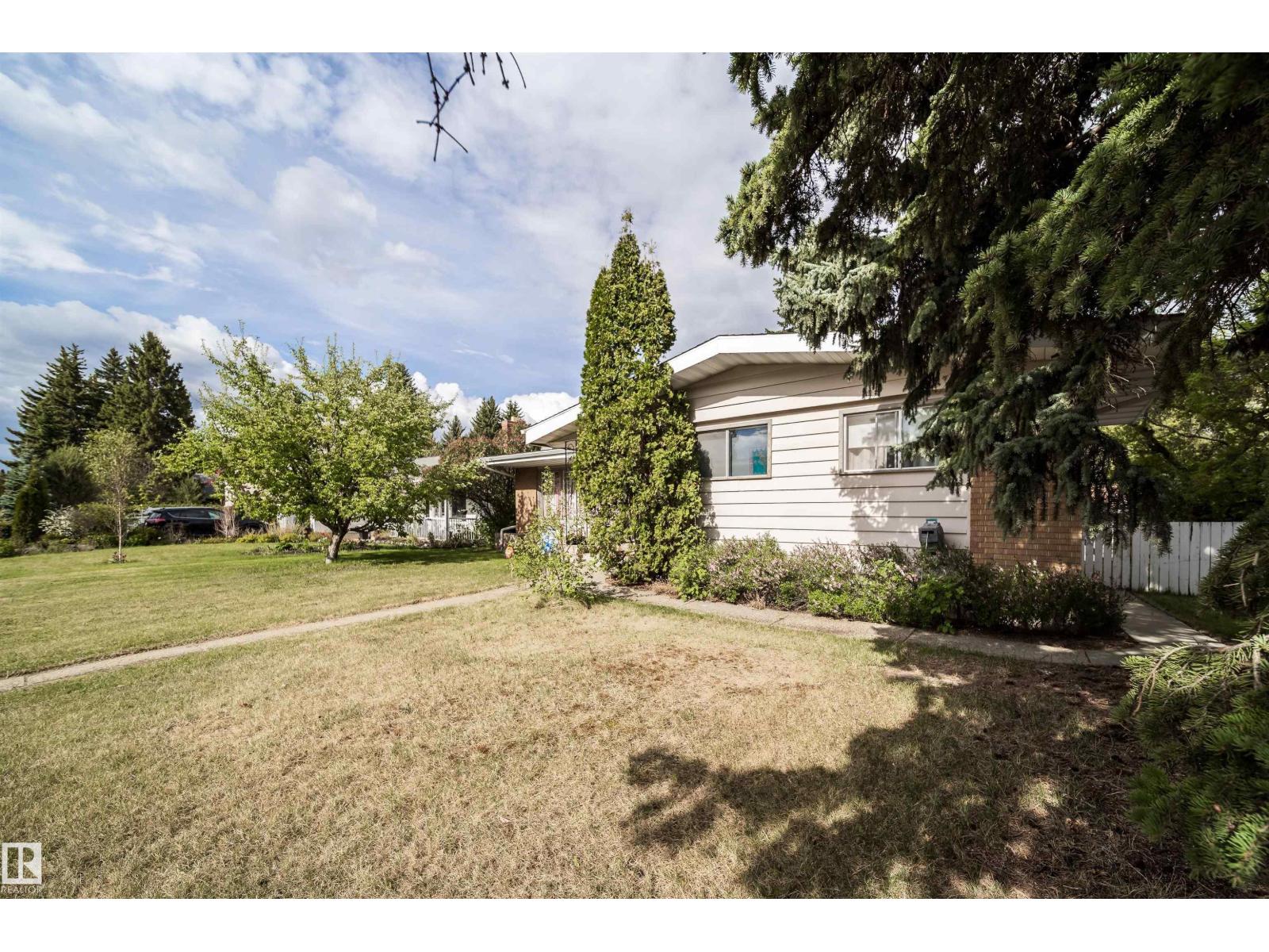 6403 132 ST NW - 9