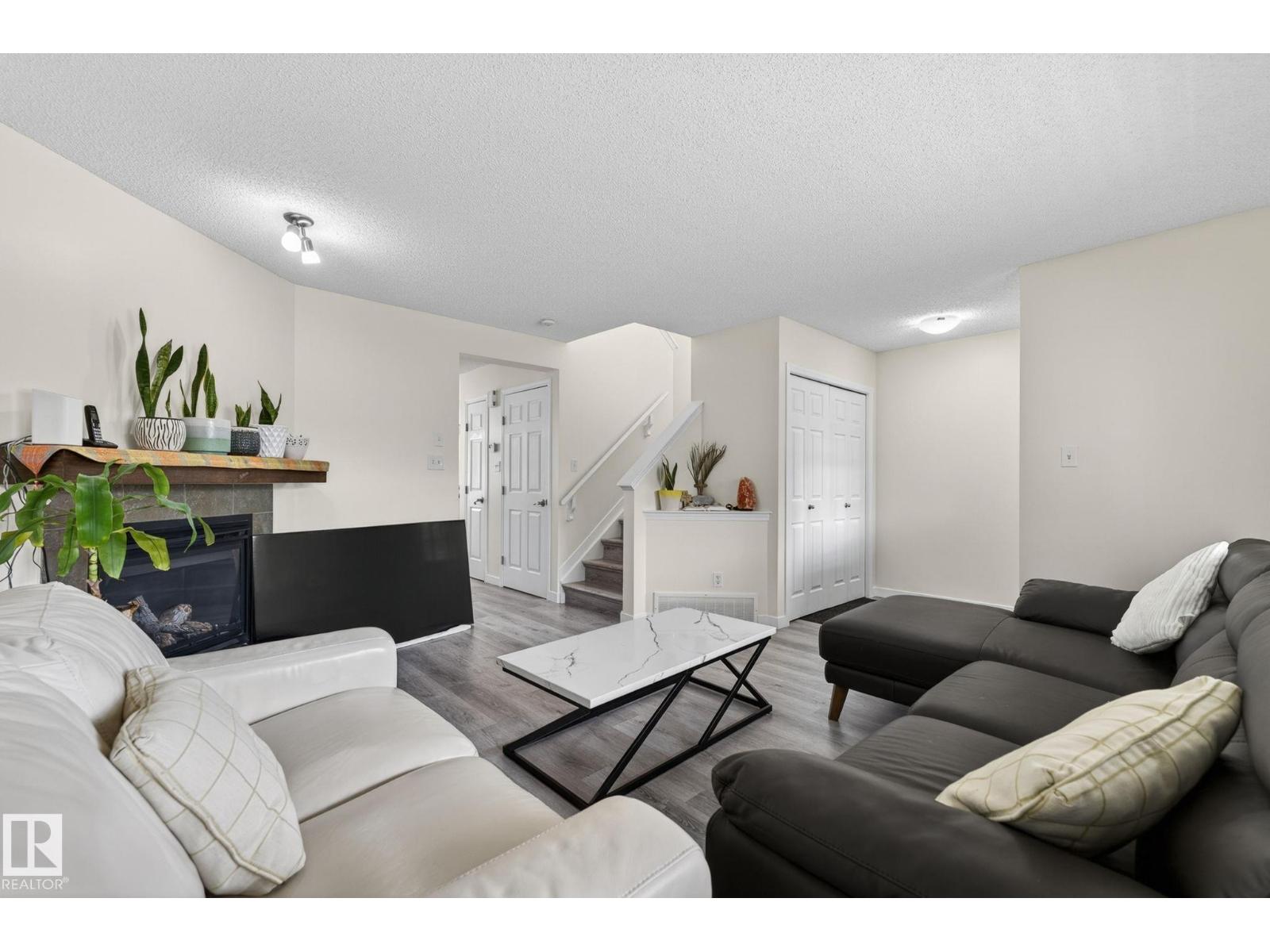 21244 90 AV NW - 6