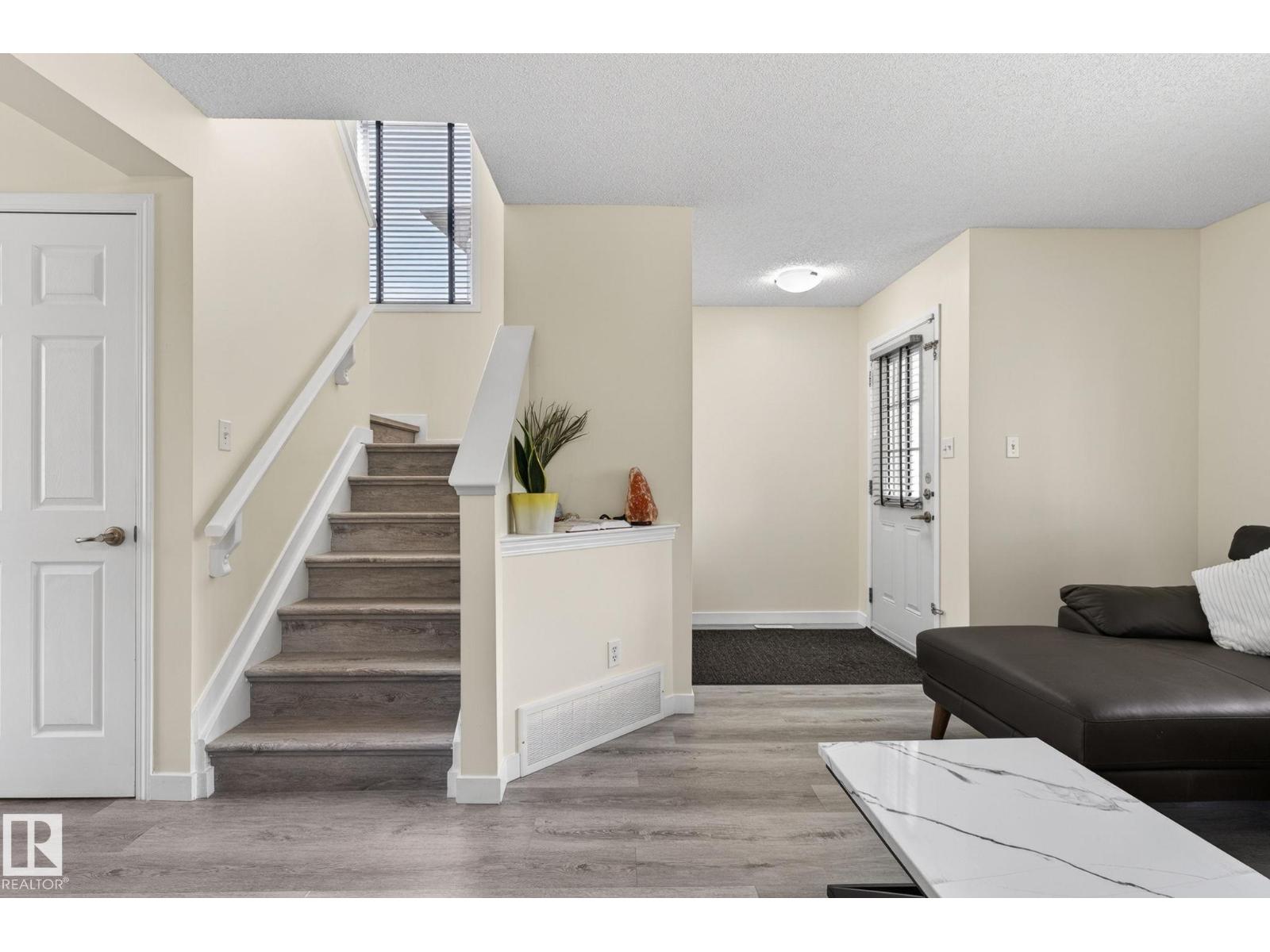 21244 90 AV NW - 15