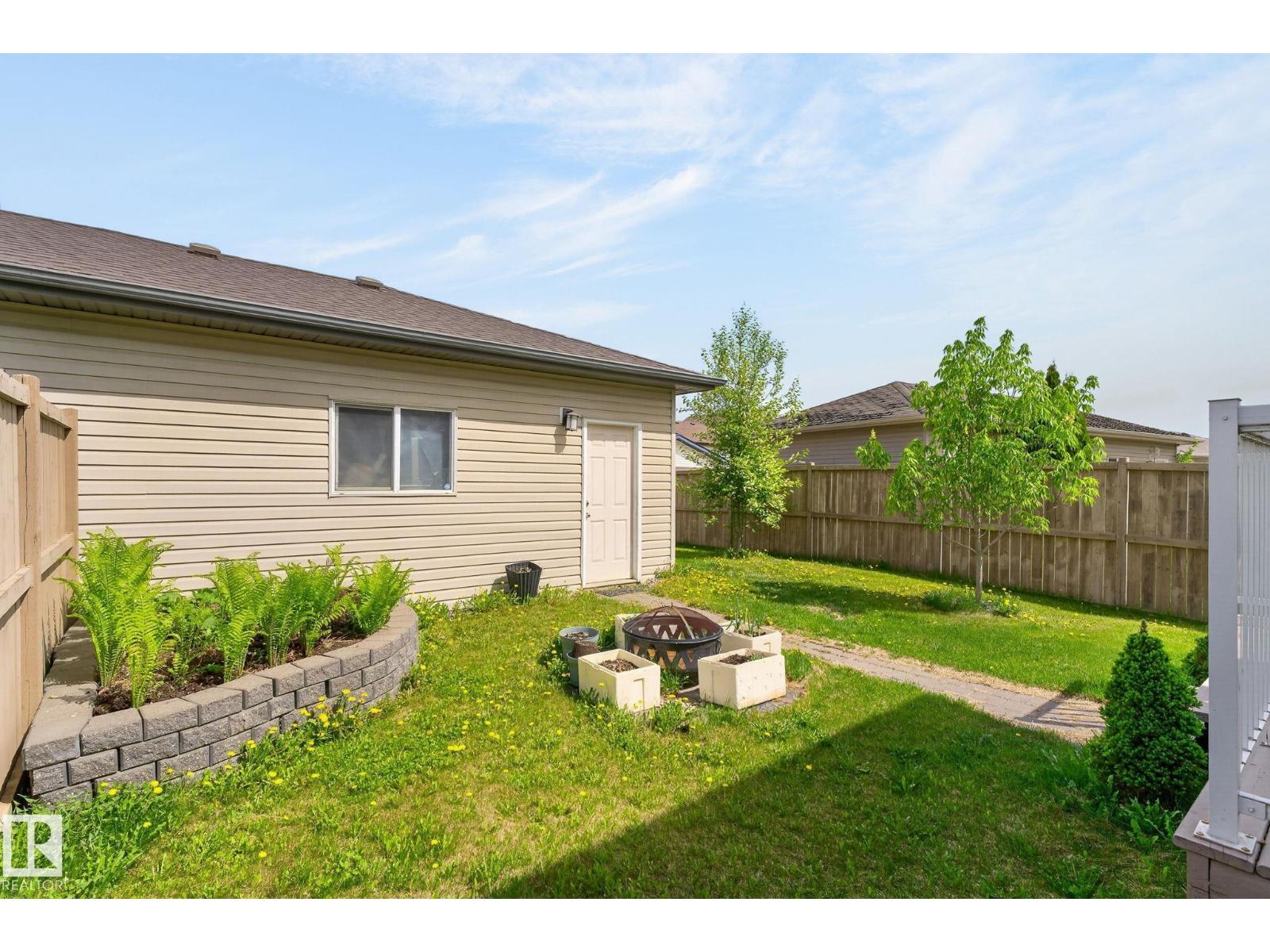 21244 90 AV NW - 31