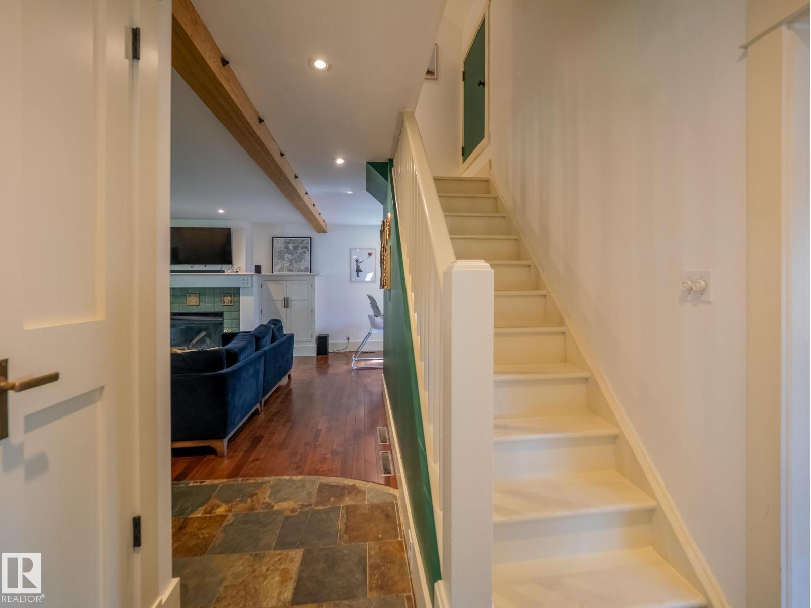 11314 68 ST NW - 17