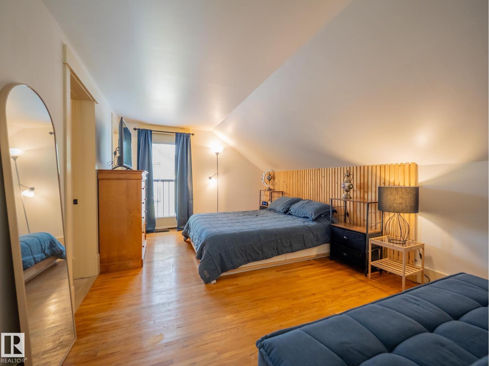 11314 68 ST NW - 19