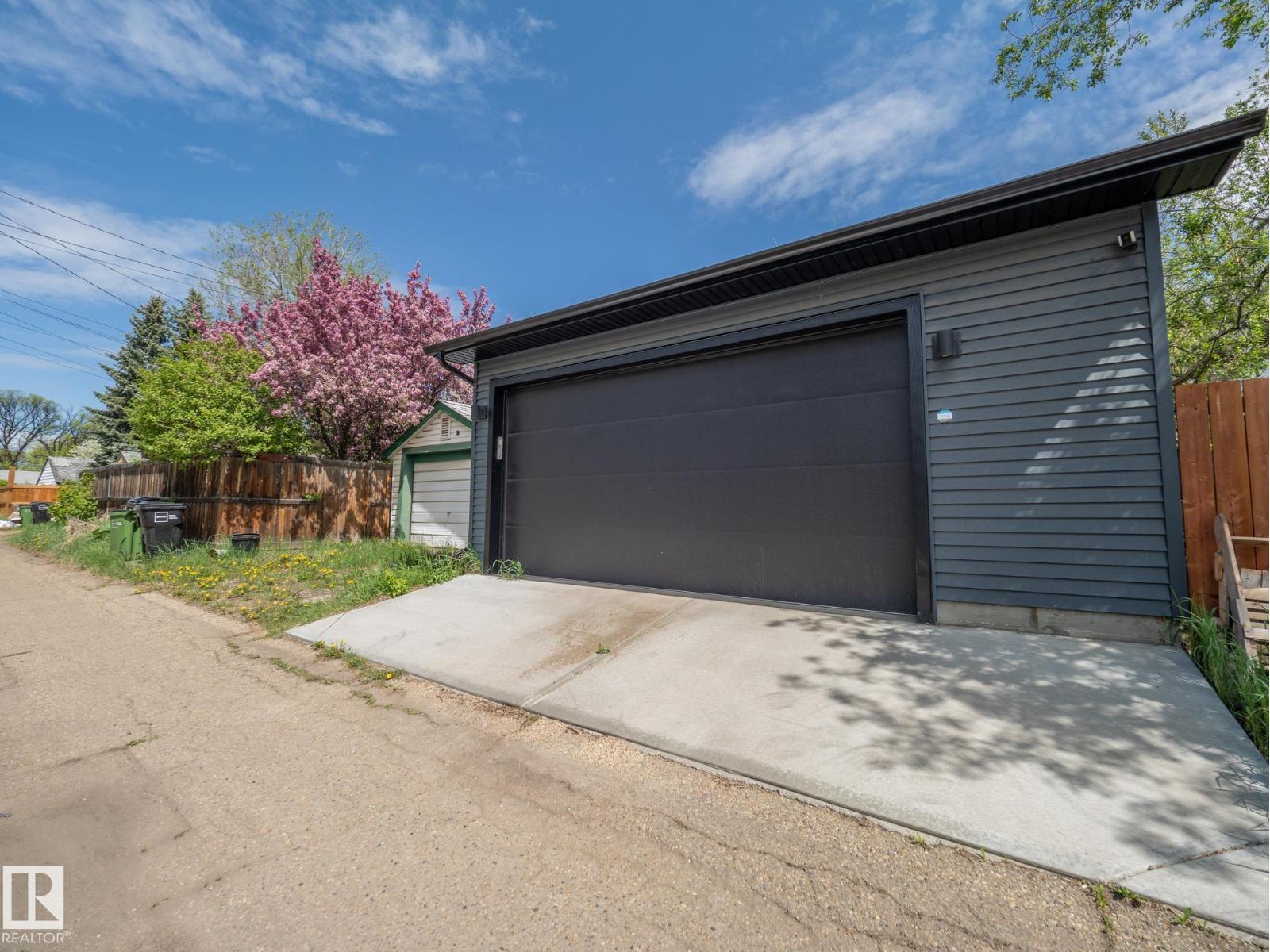 11314 68 ST NW - 39
