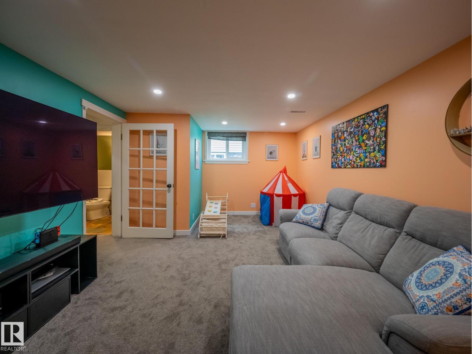 11314 68 ST NW - 29