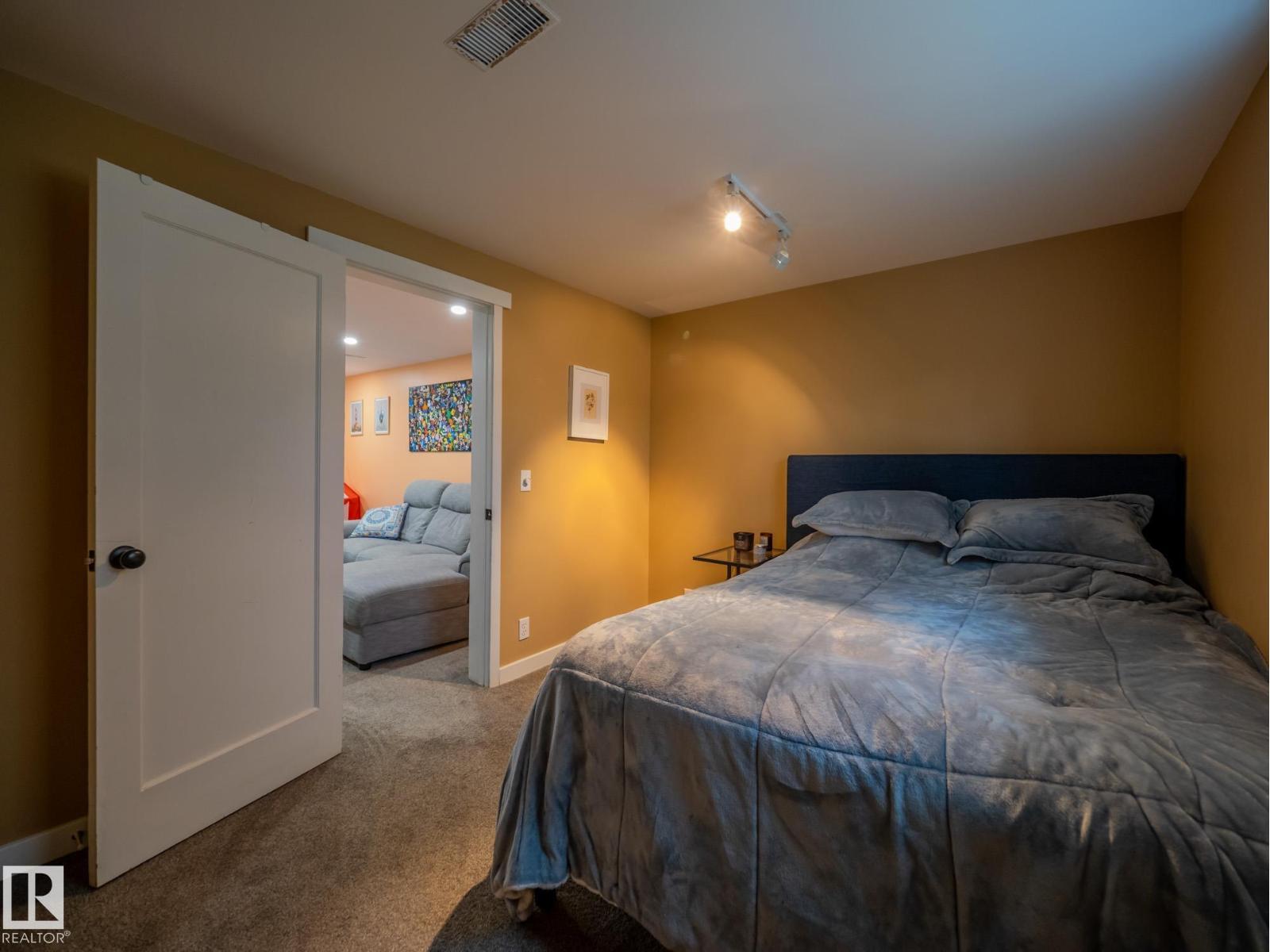 11314 68 ST NW - 32