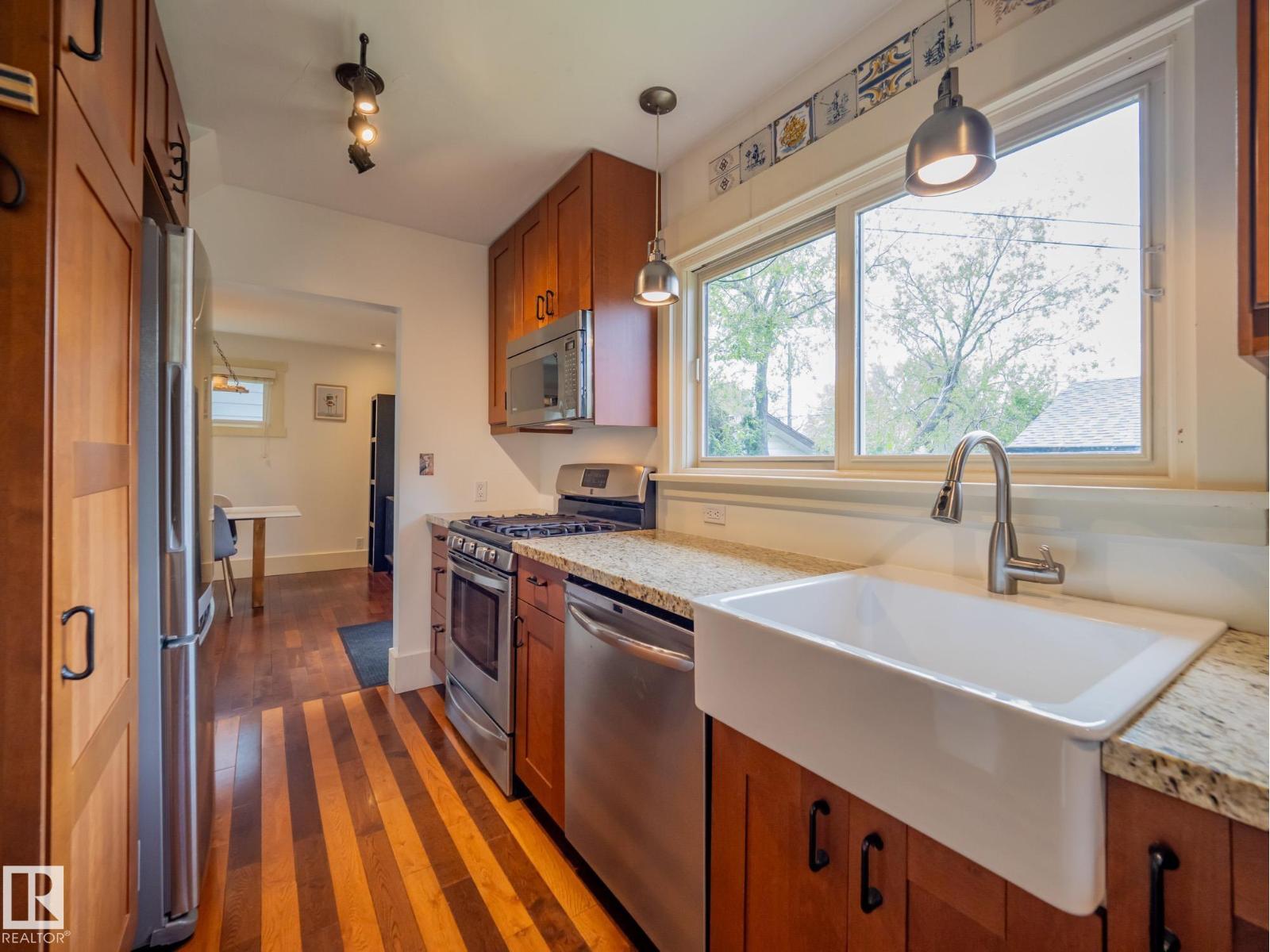 11314 68 ST NW - 11