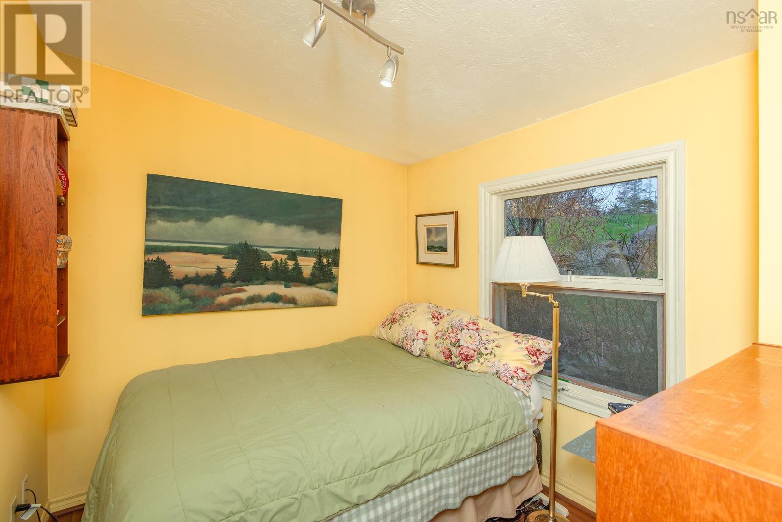 845 Lakeside Road - 11