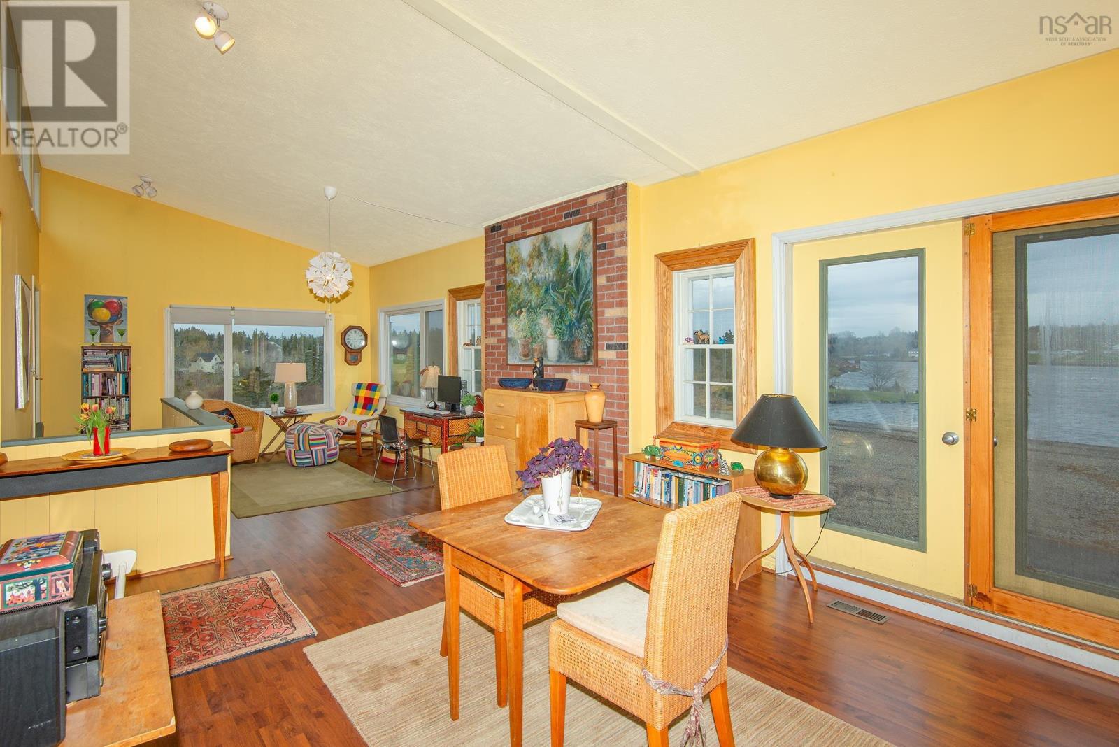 845 Lakeside Road - 16
