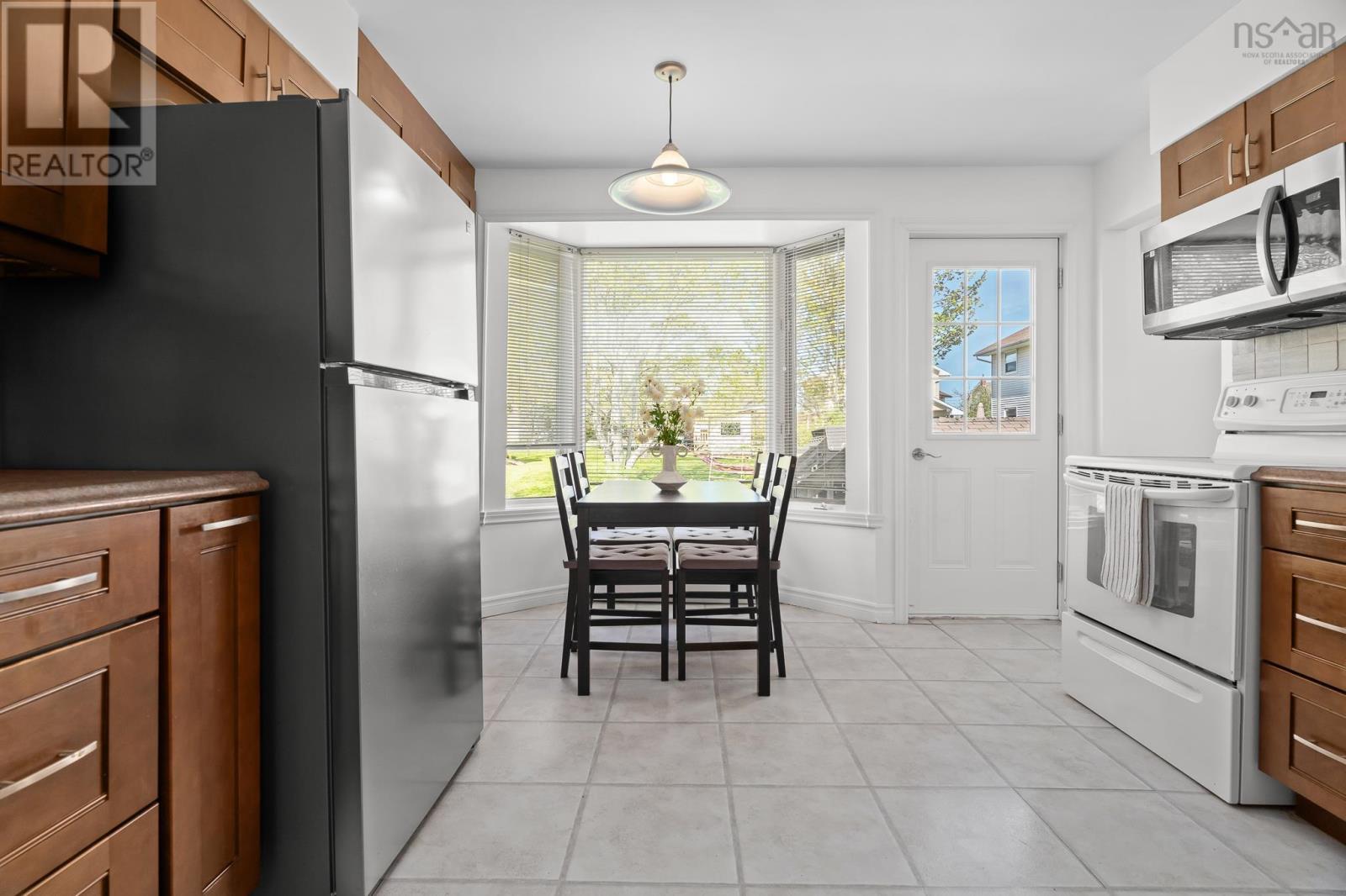 57 Hallmark Crescent - 11