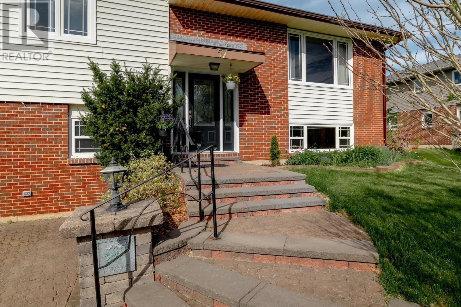 57 Hallmark Crescent - 3