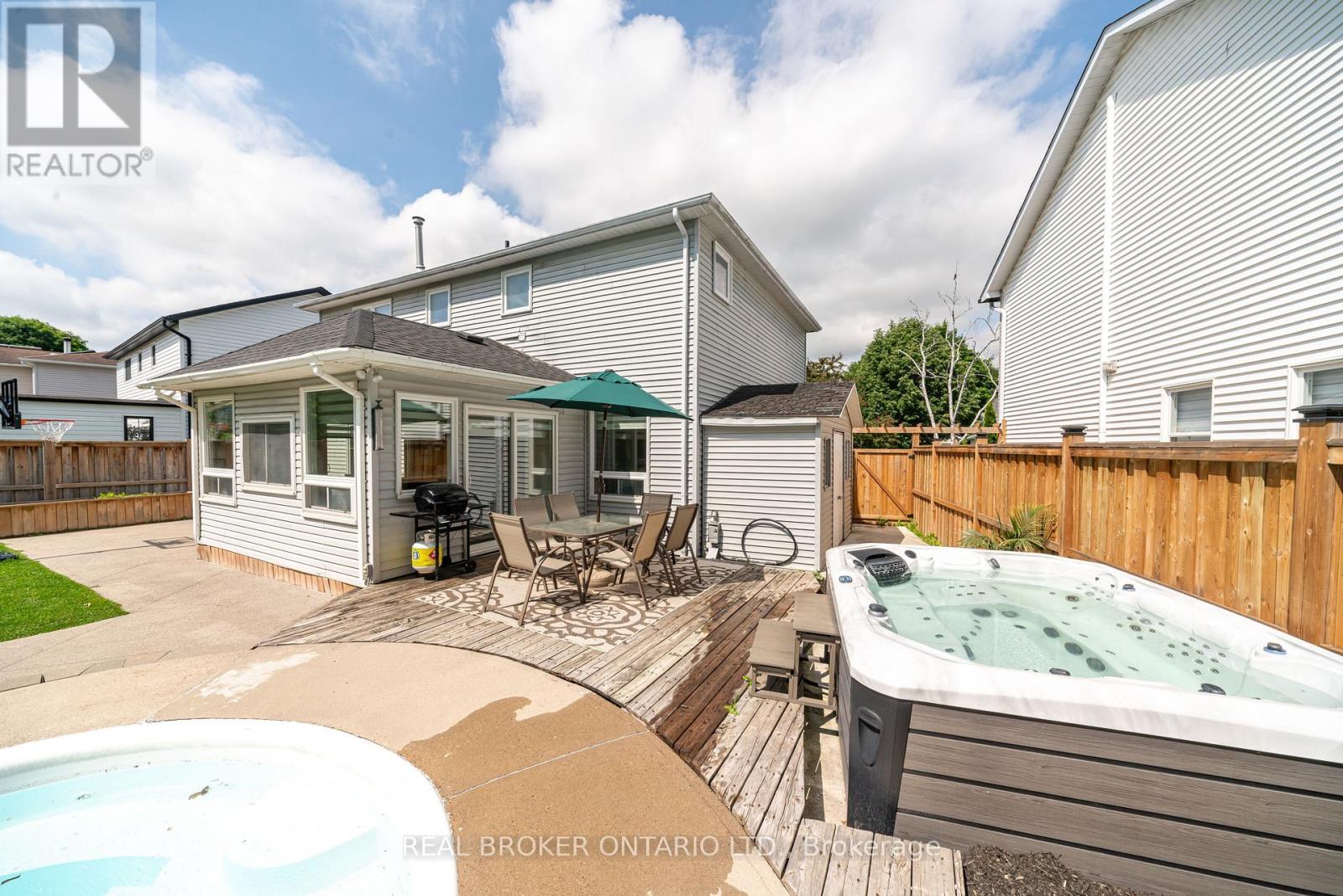 1879 ASHWOOD AVENUE - 37