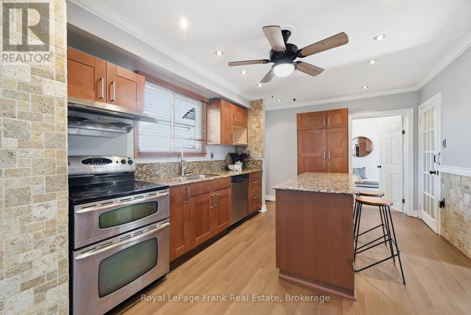 1014 VISTULA DRIVE - 10